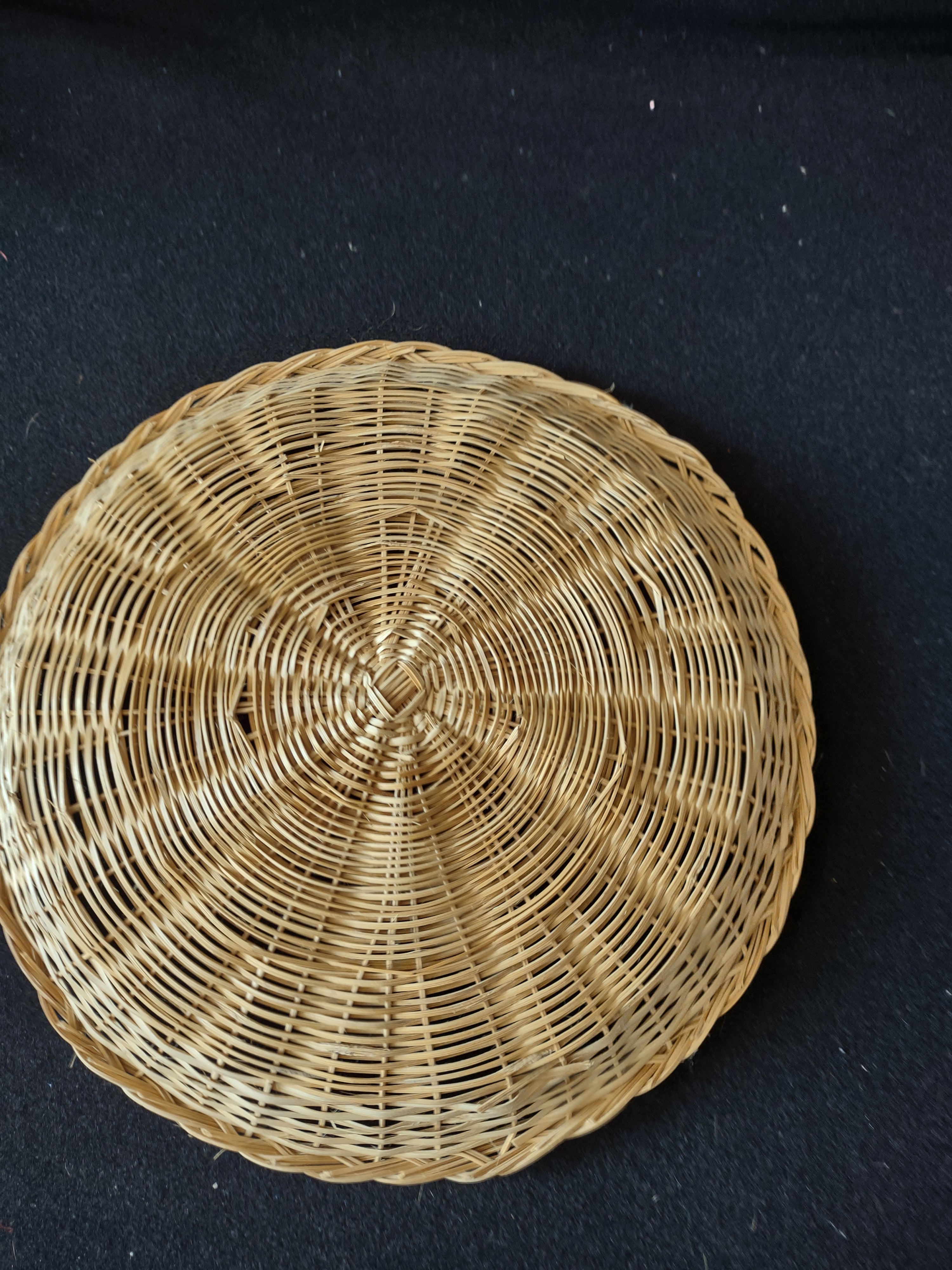 Set 8 Vintage 1960's Woven Wicker Picnic Barbecue Paper Plate Holder (Lot 5121)