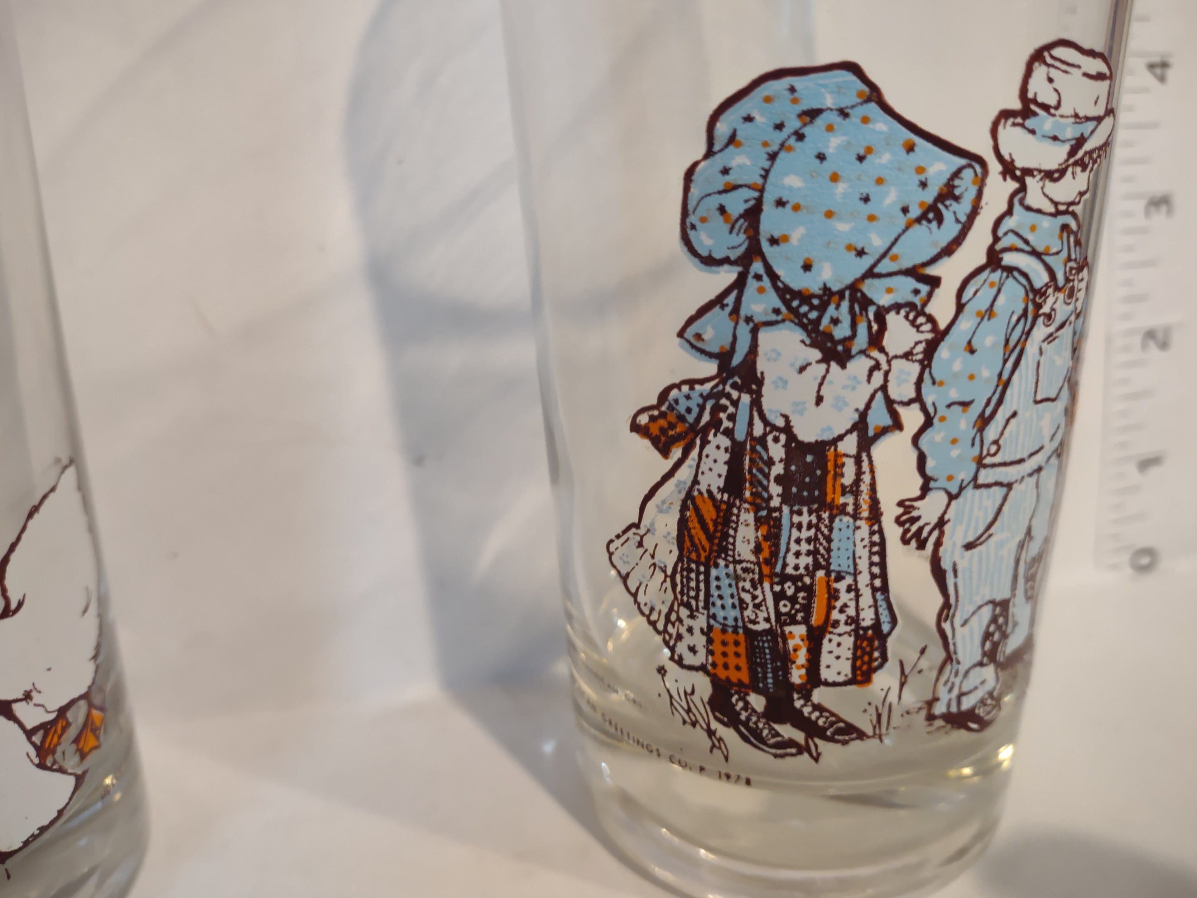 Set of 10 Holly Hobbie Glass The World Is Full of Happy Surprises (lot 2749c)