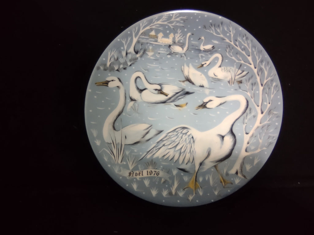 Vintage Haviland Limoges France Hetreau Christmas Plate "Seven Swans A'swimming" 1976 # 131
