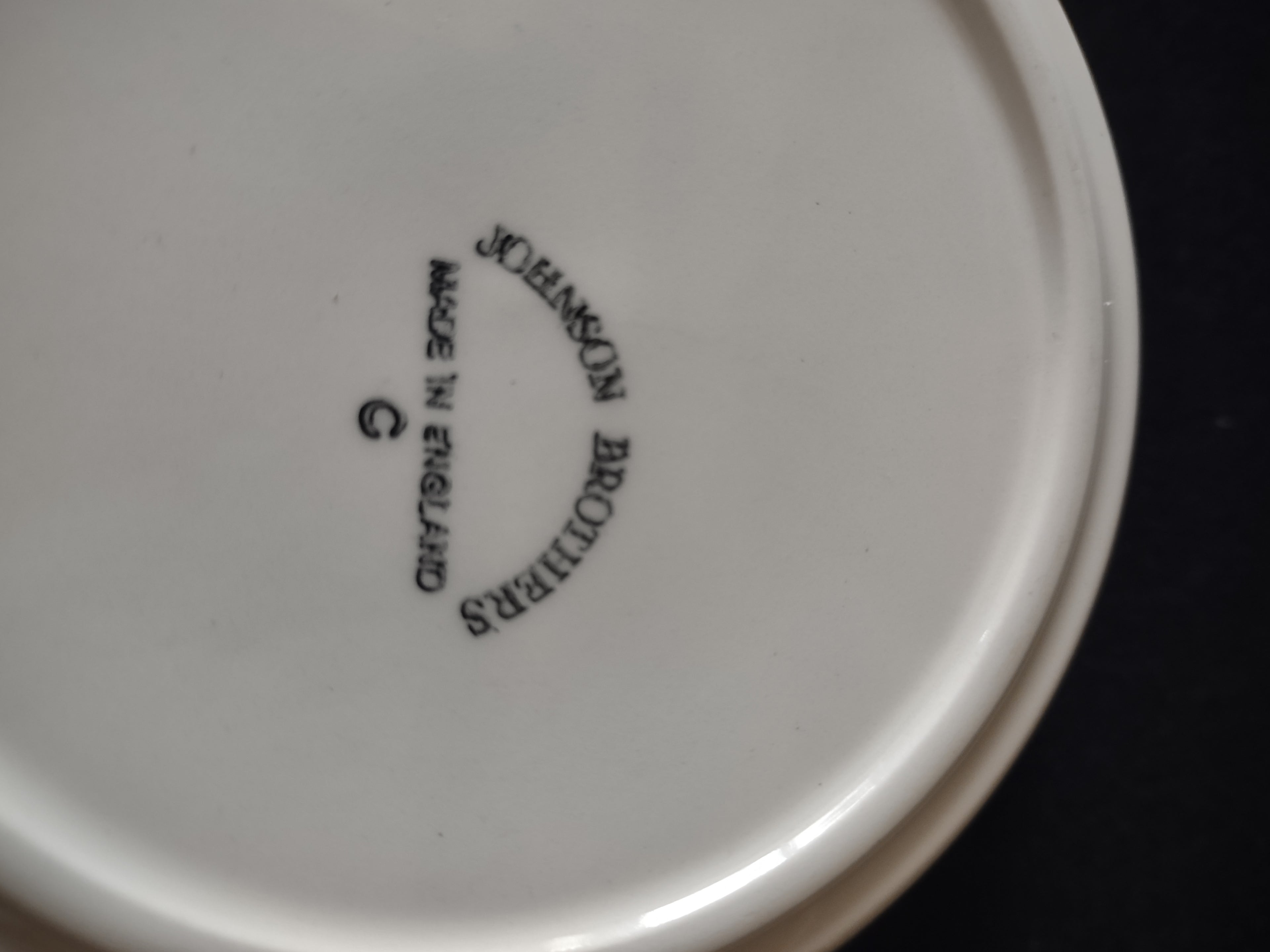 Johnson Brothers Cereal Bowl White Made In England (Lot 5647)
