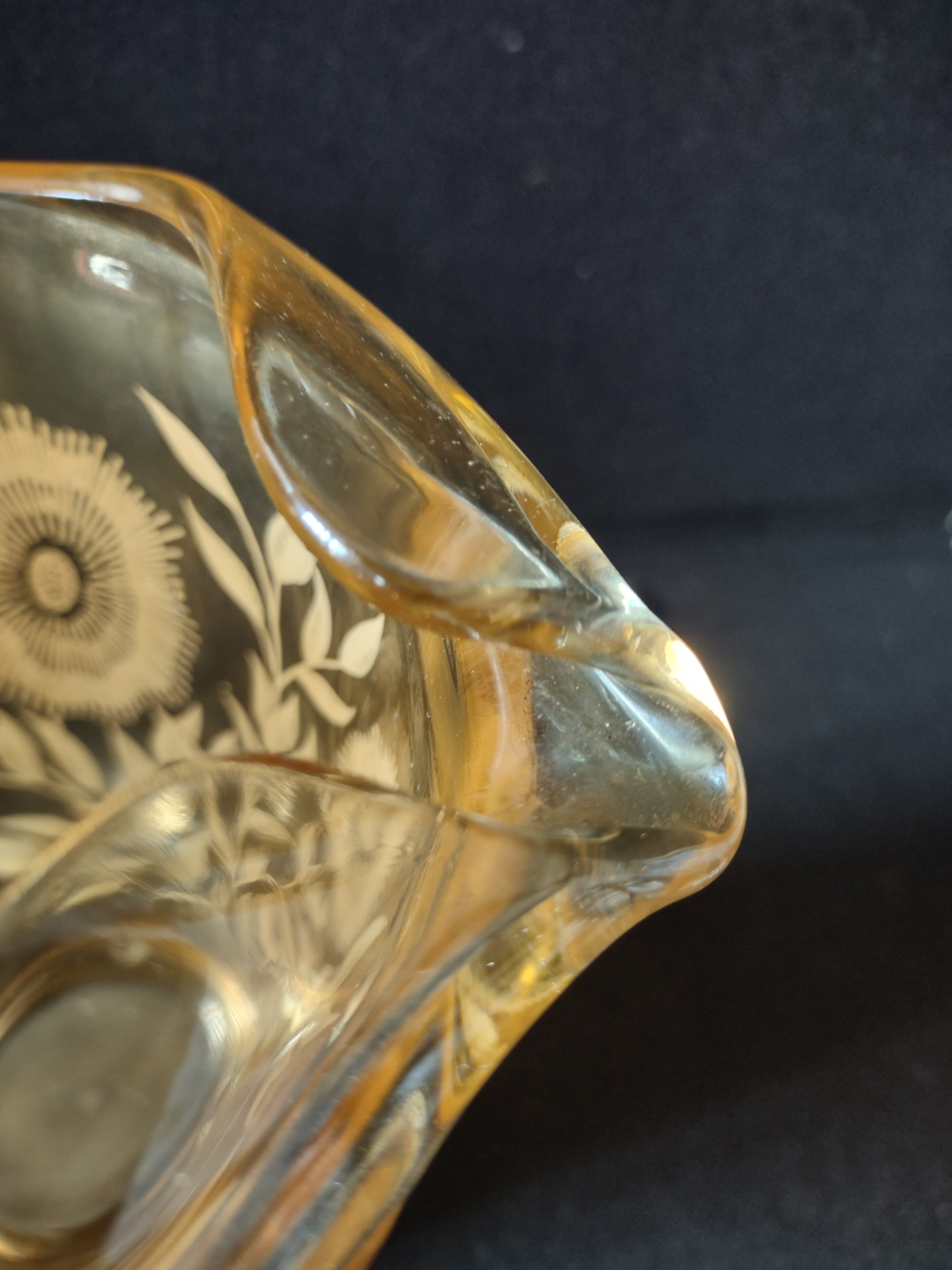 Vintage Jeannette Marigold Carnival Glass Pitcher Amber White Floral (Lot 5124)