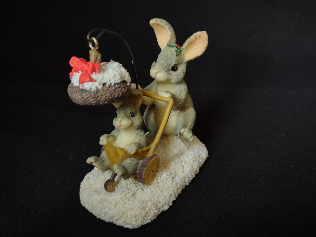 Charming Tails Christmas Stroll Bunnies Fitz and Floyd (lot 1734)