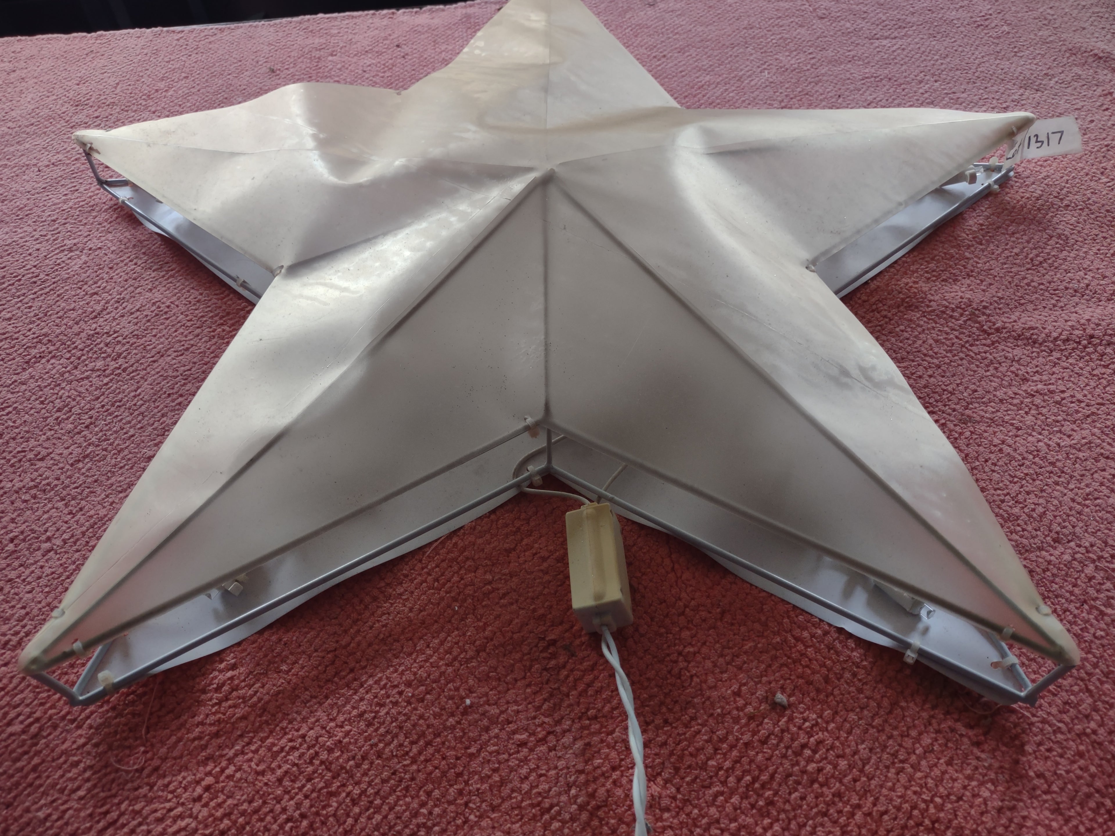 Christmas LED Light Up STAR Yard Decor 24" IMPERFECT some Rust (lot 1317)