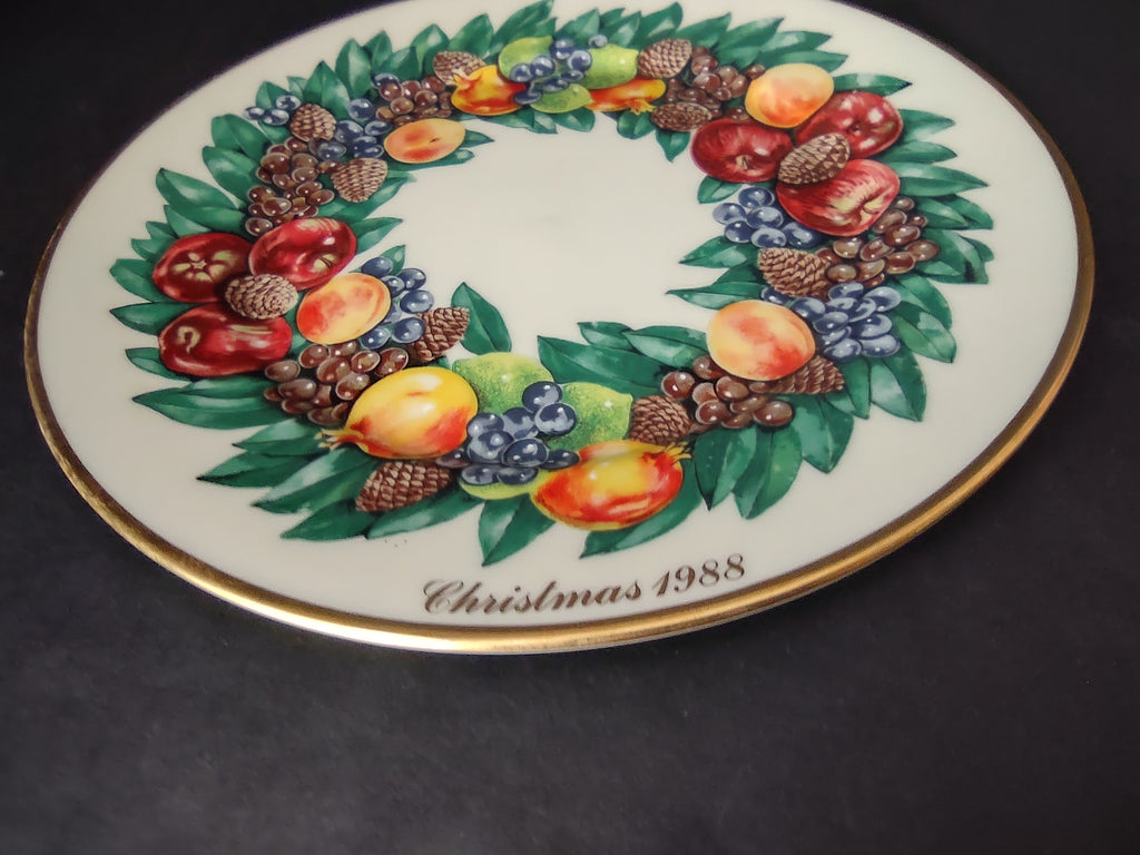Lenox 1988 Delaware Colony Colonial Christmas Wreath Plate (lot 1136)
