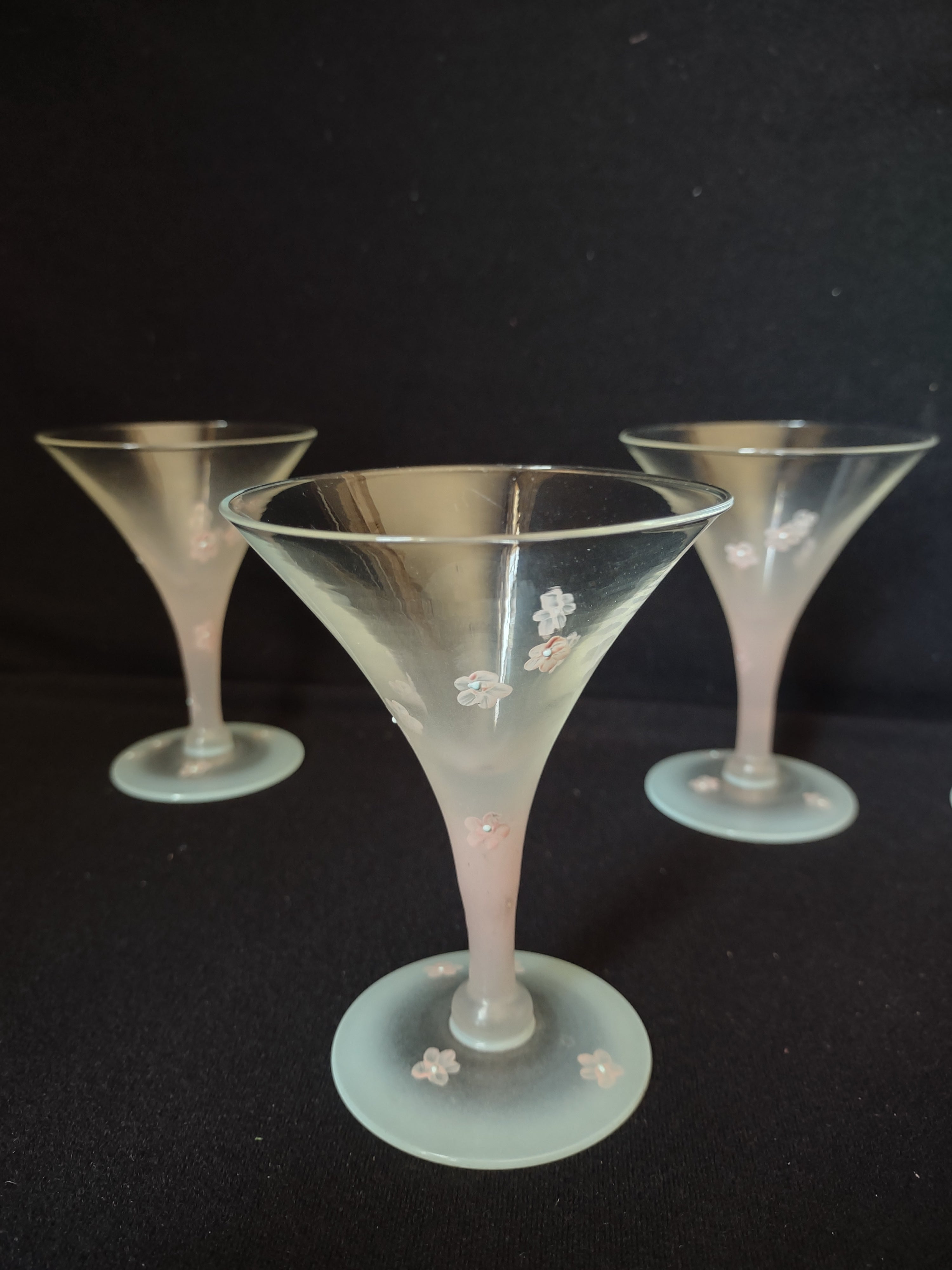 Set of 4 Vintage MCM Frosted Martini Glass Pink Flower Handpainted (lot 2740)