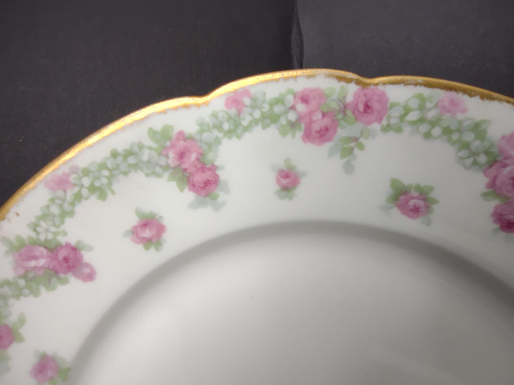JP French Chic Floral Cottage Vintage Dinner Plate Rose Garland (lot 836)