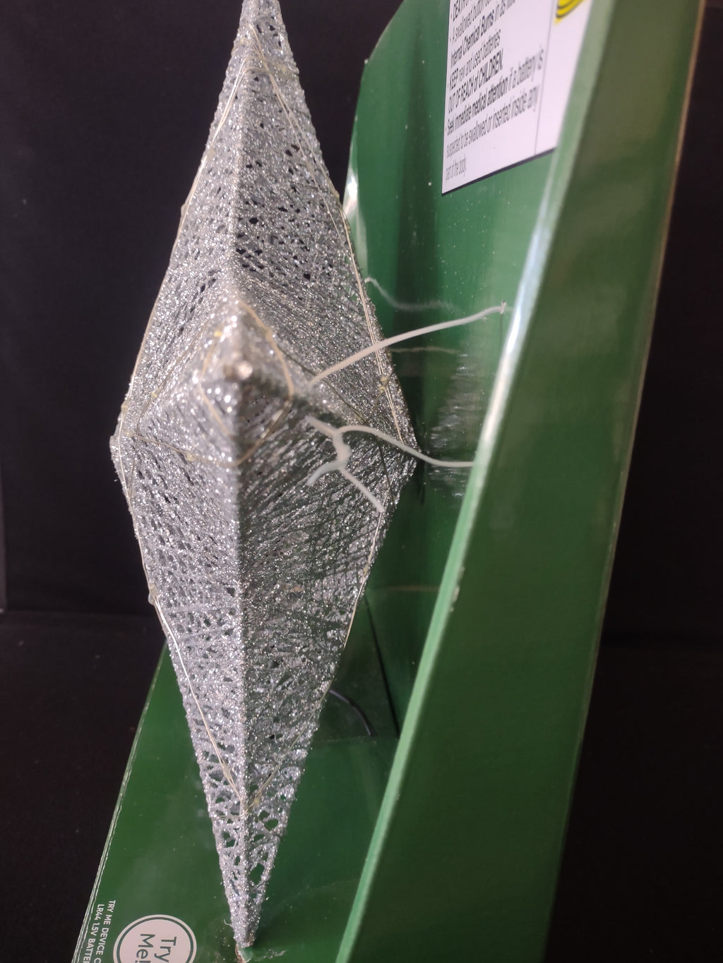 Christmas Tree Topper 8 Function LED Cool White Lights (Lot 3469)