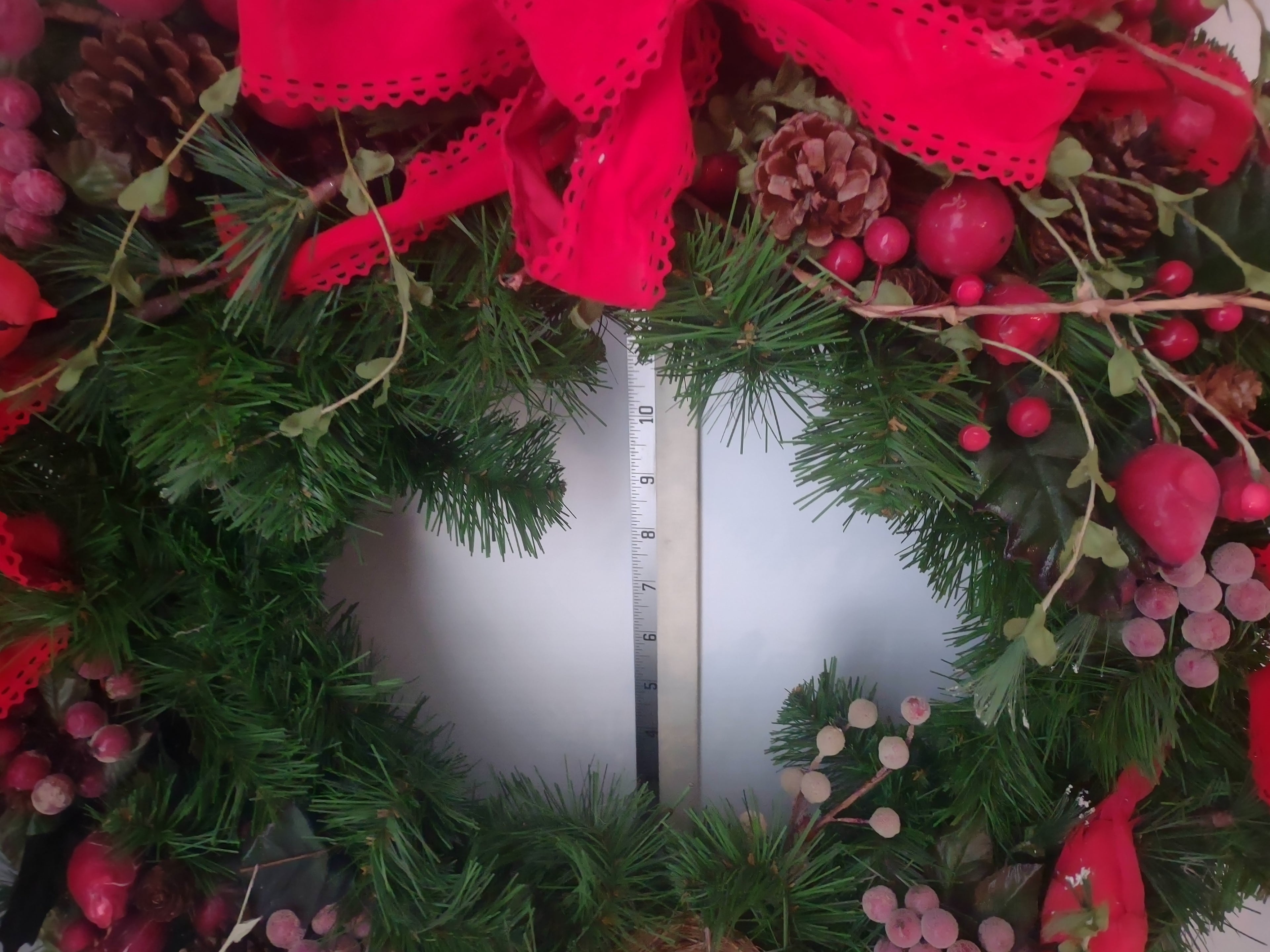 Vintage Christmas Wreath Red Birds Berries 19" (lot 1213)