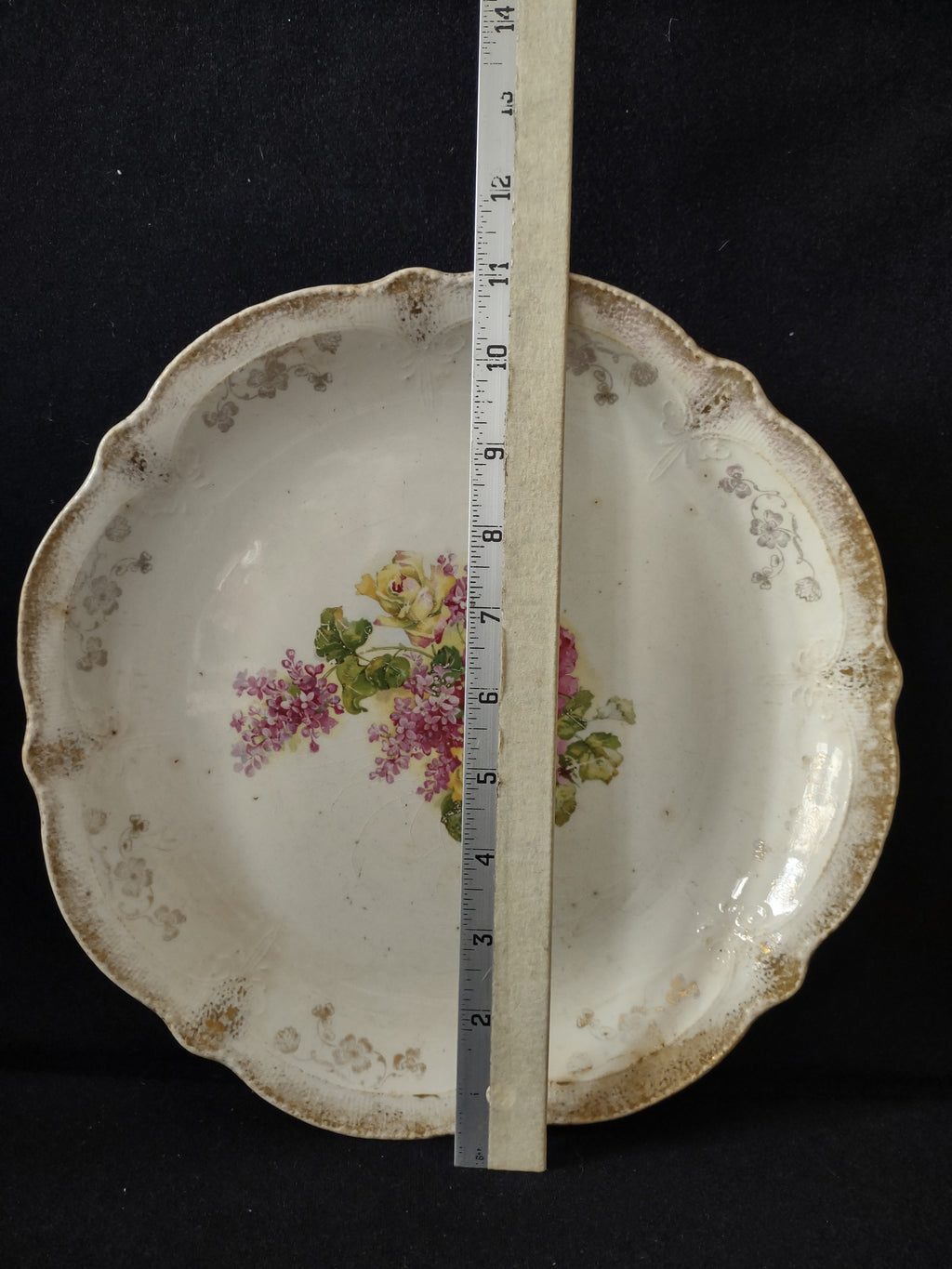 Vintage The Colonial Co. Round Serving Platter Roses CRAZING (lot 5831)