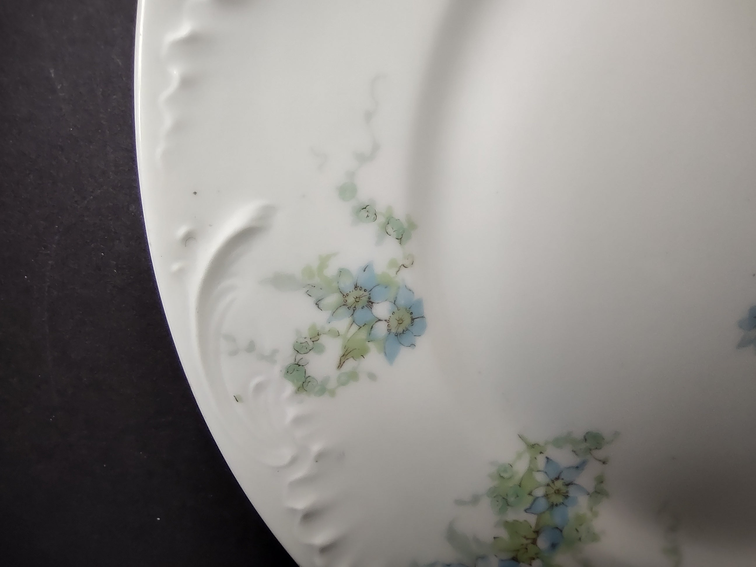 Haviland Limoges French Cottage Chic Luncheon/Dinner/Salad Plate Blue (lot 1122)