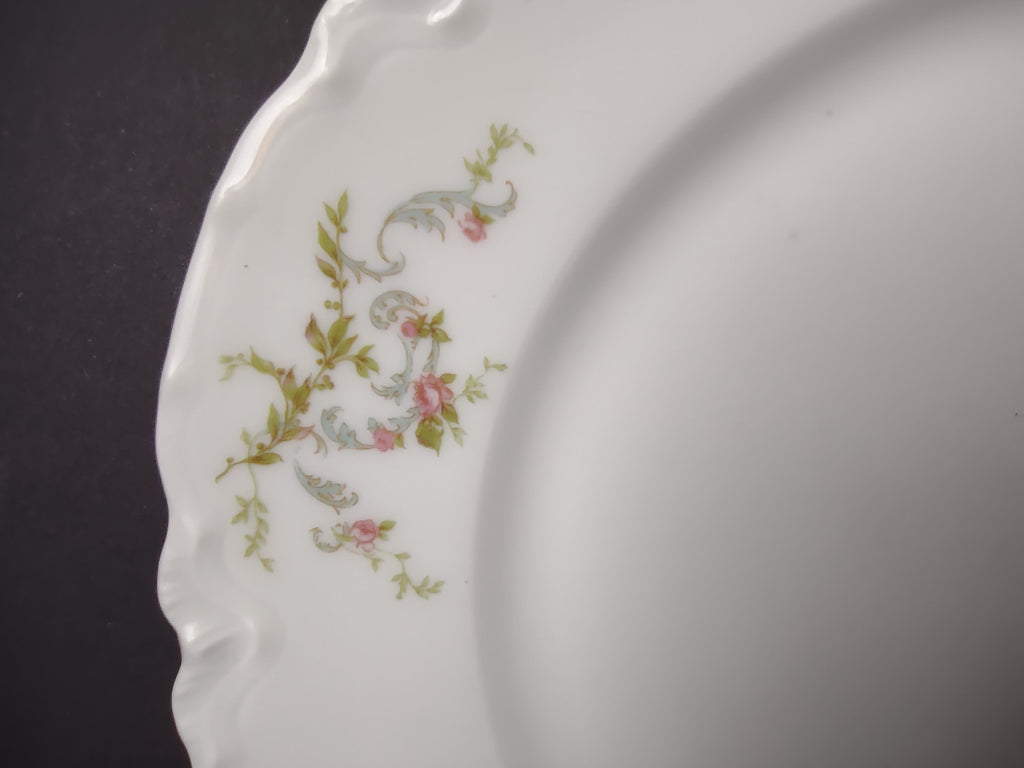 Haviland Limoges Dinner Plate White Scalloped Edge Rose Blue Ribbon (lot 853)