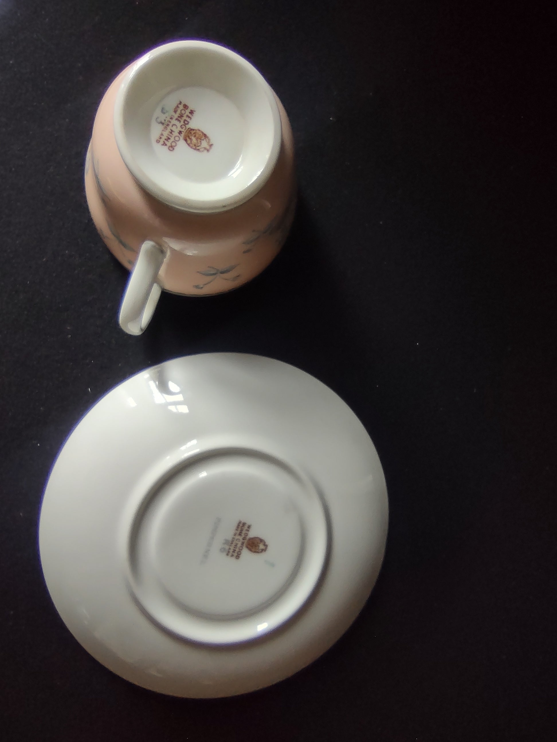 Wedgwood Pimpernel Pink Set of 2 Teacup/Saucer Brown Stamp (lot 2766)