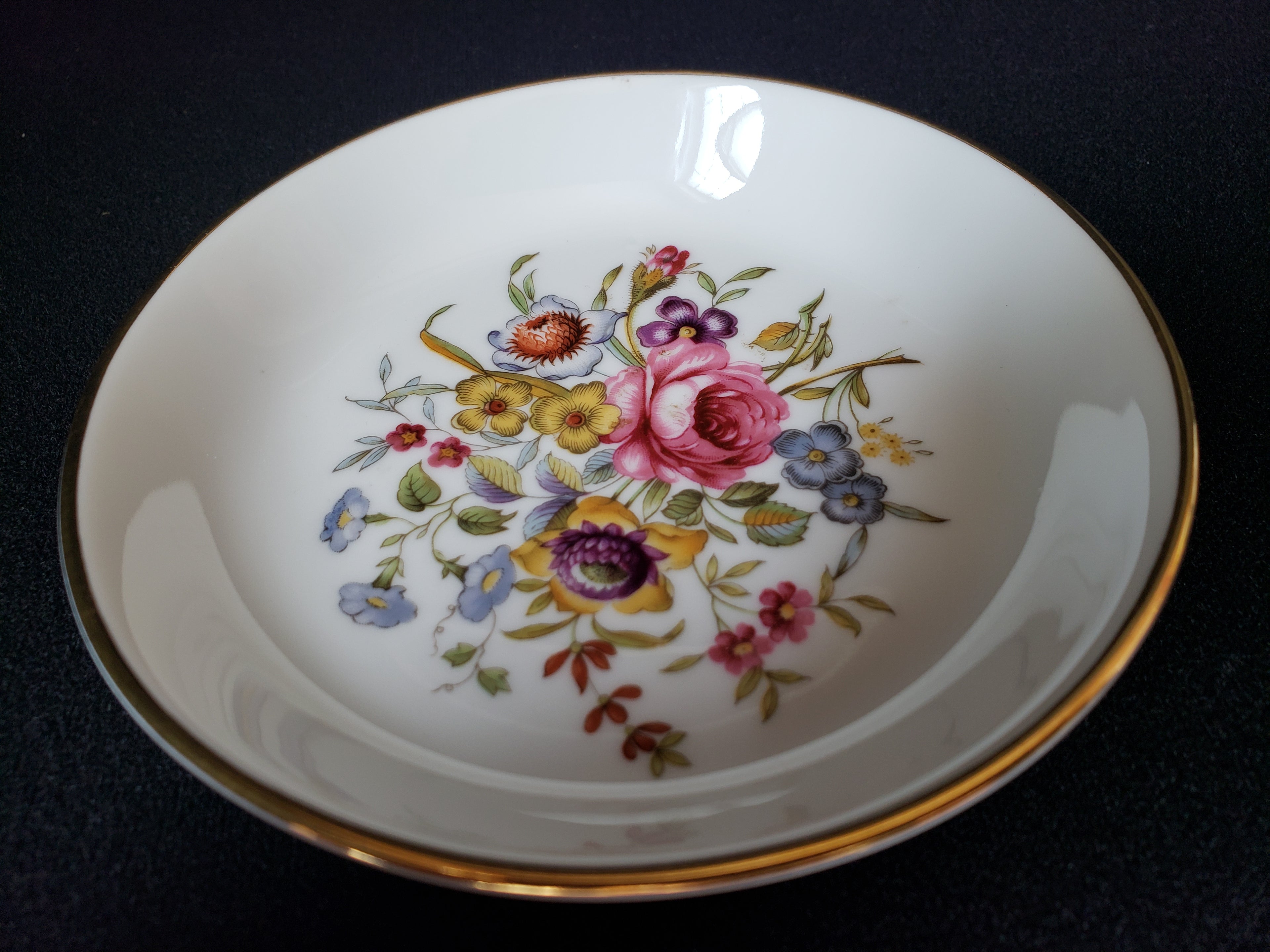 Vintage Royal Worcester Bournemouth Avon 1982 Small Dish 4-1/2" (lot 2066)