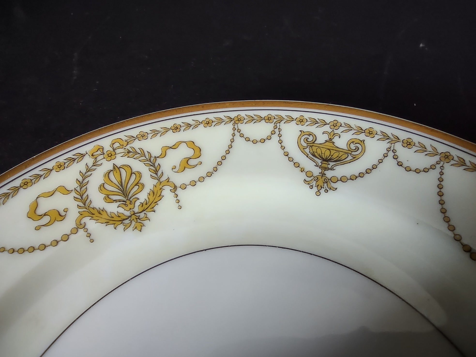 Haviland Limoges Eugenie 8 x Bread Plate Yellow Laurel Swag Ribbon (lot 940)