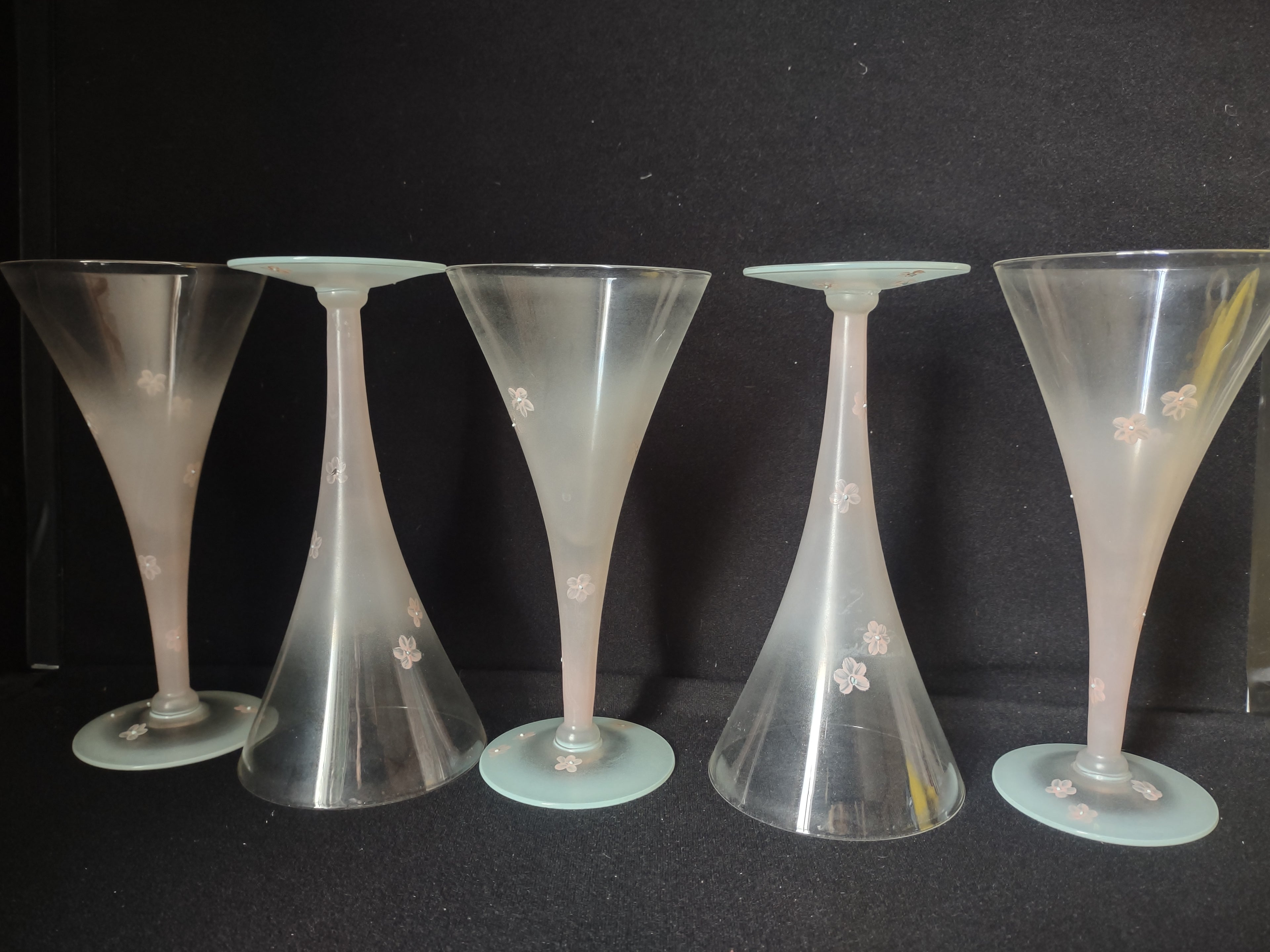 Set 5 Frosted Champagne Trumpet Pink Flowers Hand Painted Vintage MCM (lot 2741)