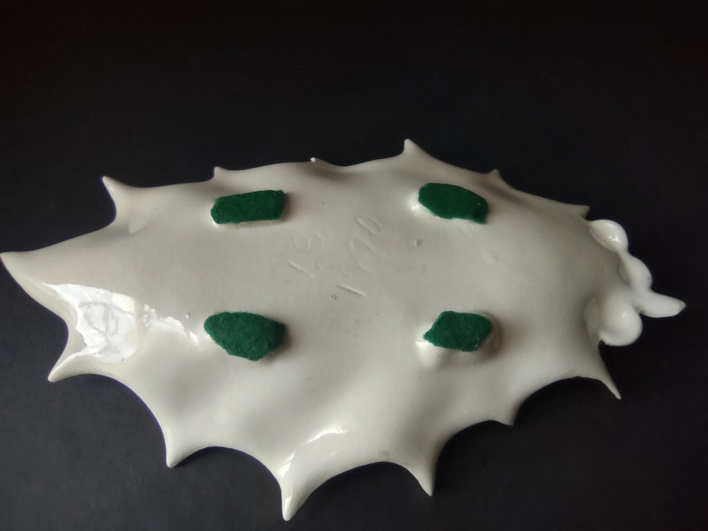 Vintage Three 3 x Ceramic White Gold Holly Leaf Dish (lot 1162)