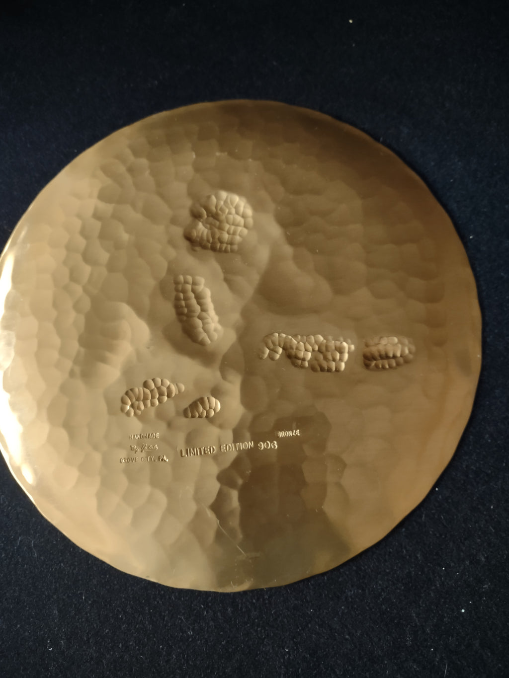 Vintage Grizzly Bear Bronze Plate Animal Kingdom Wendell August Forge (Lot 5722t