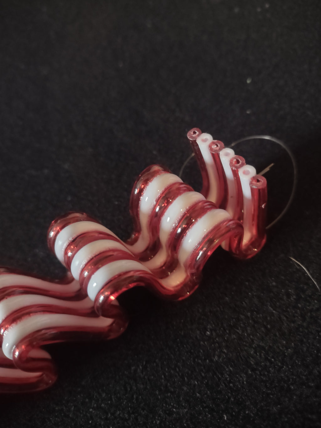 Christmas Red White Candy Ribbon Ornaments Six 7" Eight 6" (Lot 4577)