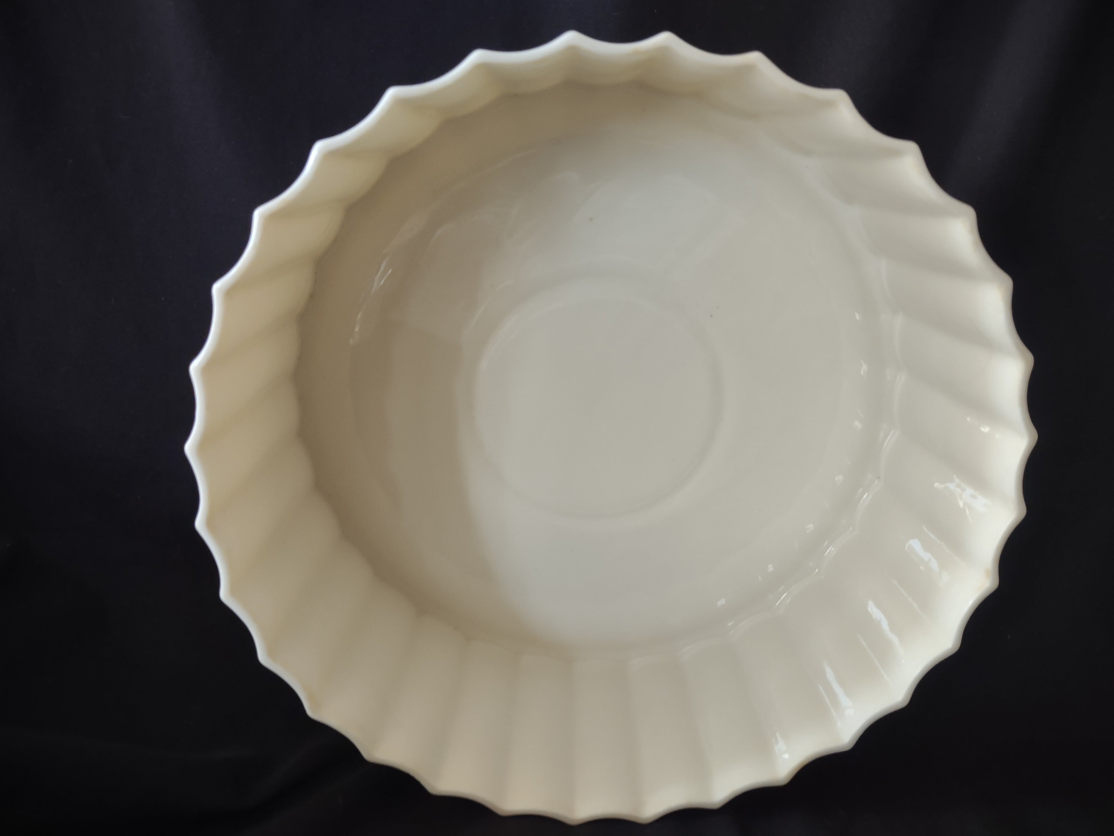 Vintage Lenox Round Serving Dish 10" (lot 1971)