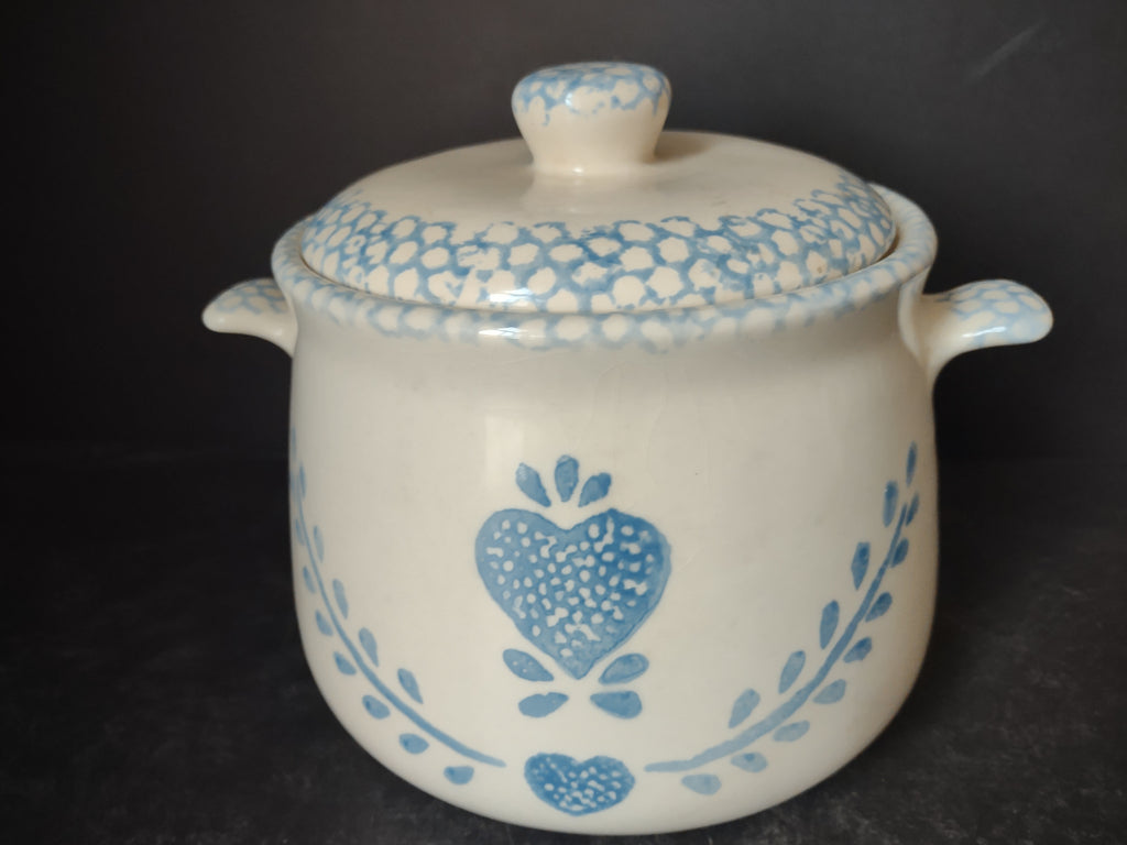 Vintage Stoneware Hearts White Blue Soup Tureen Cottage NO Ladle (lot 5305)