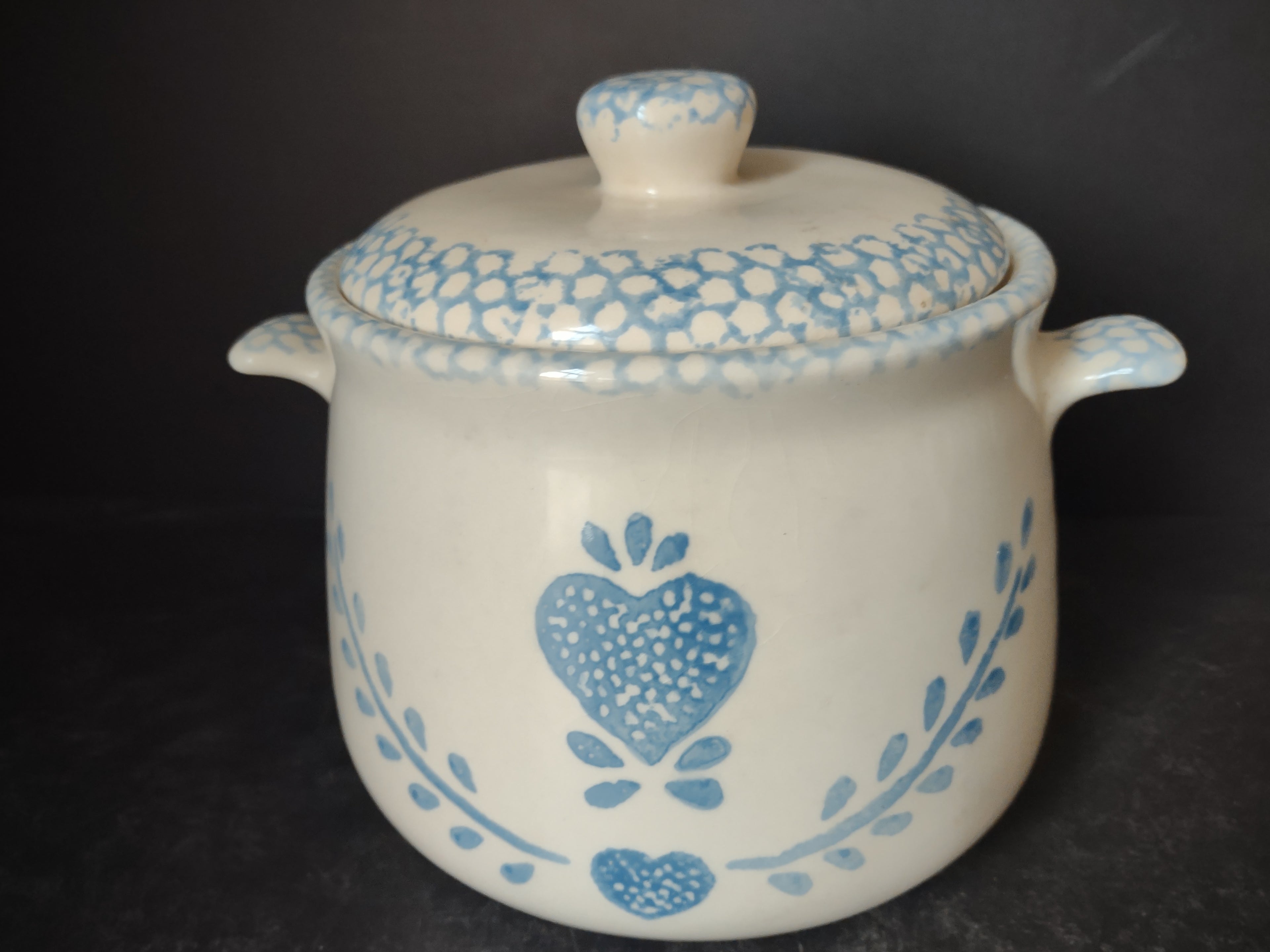 Vintage Stoneware Hearts White Blue Soup Tureen Cottage NO Ladle (lot 5305)