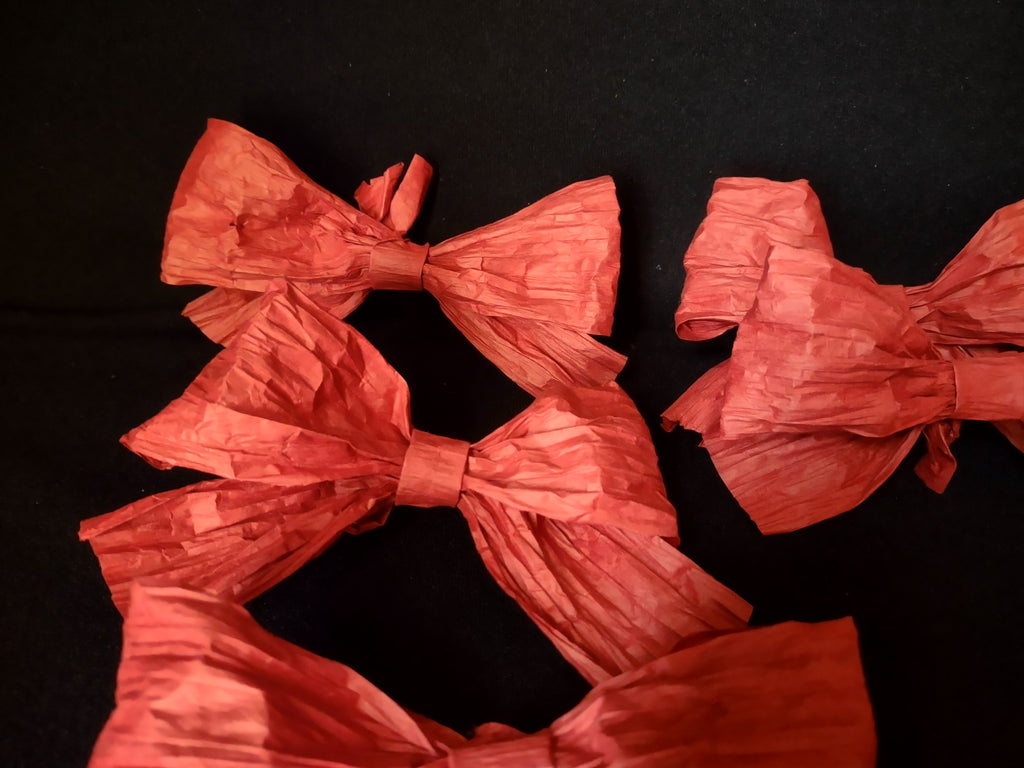 Lot of 40 Christmas Red Paper Bows (lot 1645)