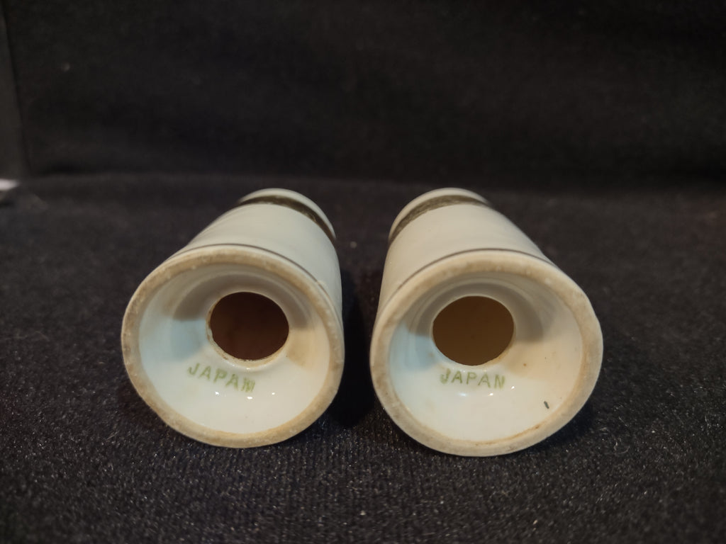Vintage Salt and Pepper Shaker Japan White Golden (lot 5366)