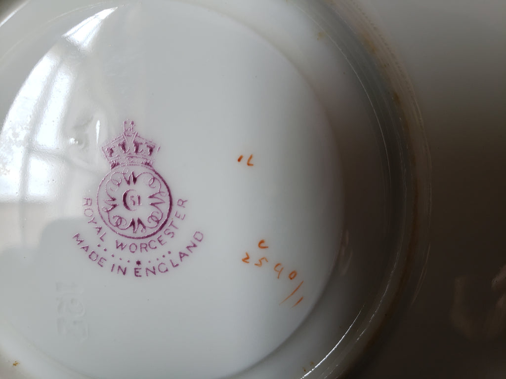 Vintage Royal Worcester Doncaster Saucer ONLY (lot 2078)
