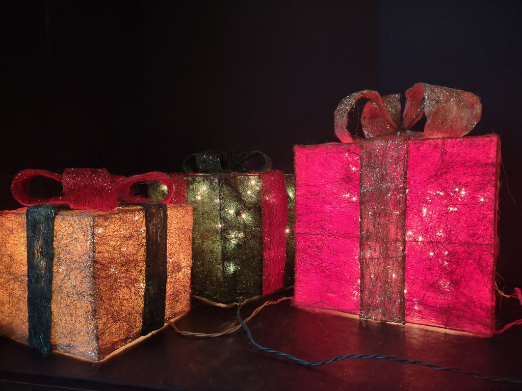 Christmas 3 Gift Box Set Multi-Color Sisal 140 Lights (lot 1390)
