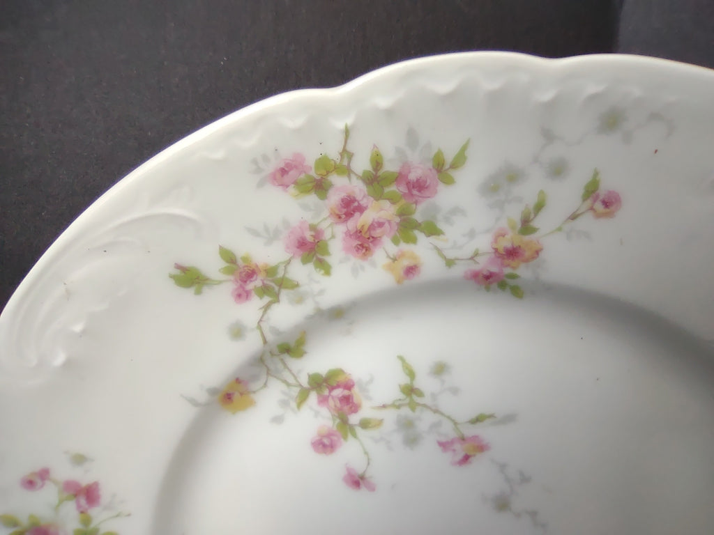 Haviland France Limoges French Cottage Shabby Chic Dinner Plate Roses (lot 1102)