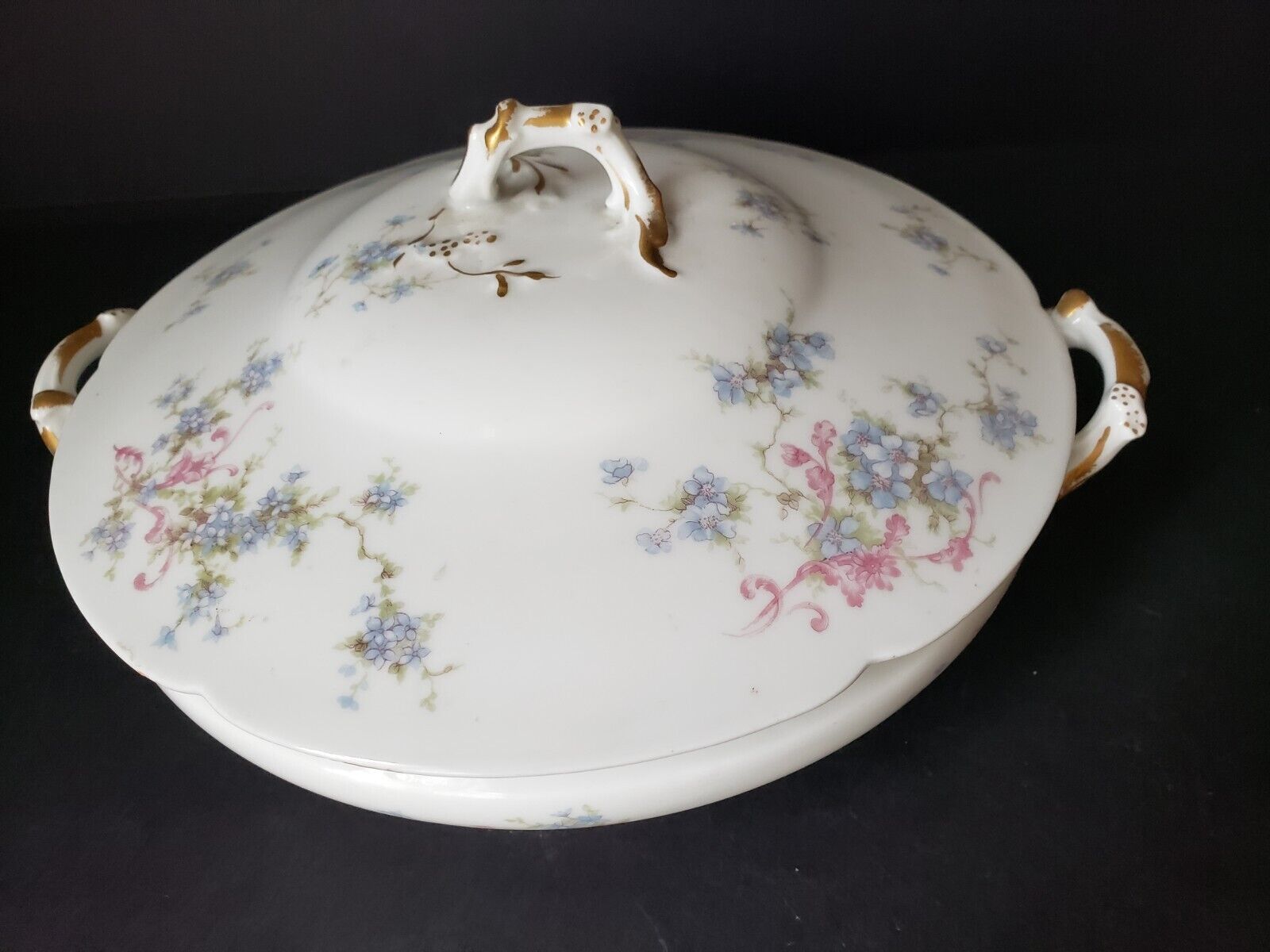 Haviland Limoges France Round Tureen Gold Trim Pink Blue Forget Me Not (lot 572)