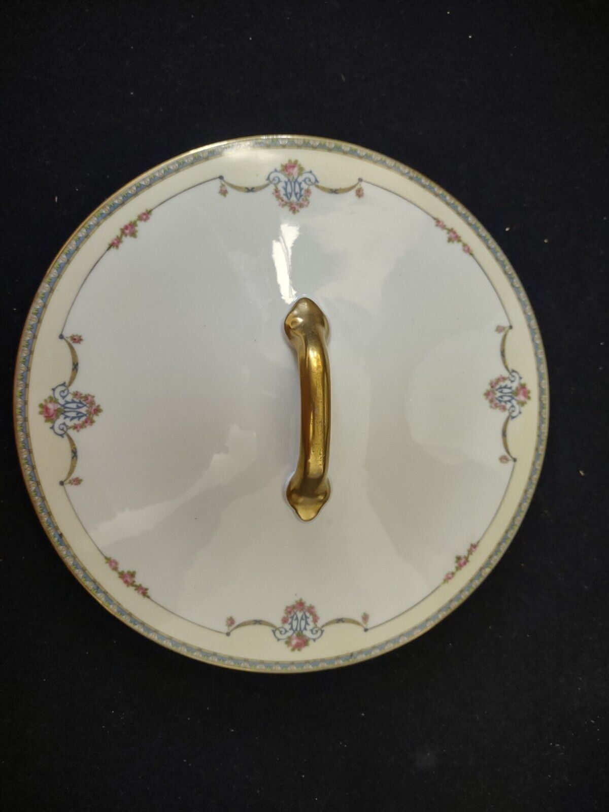 Noritake Laureate Round Covered Vegetable Soup Tureen Dish Gold Trim (lot 302)