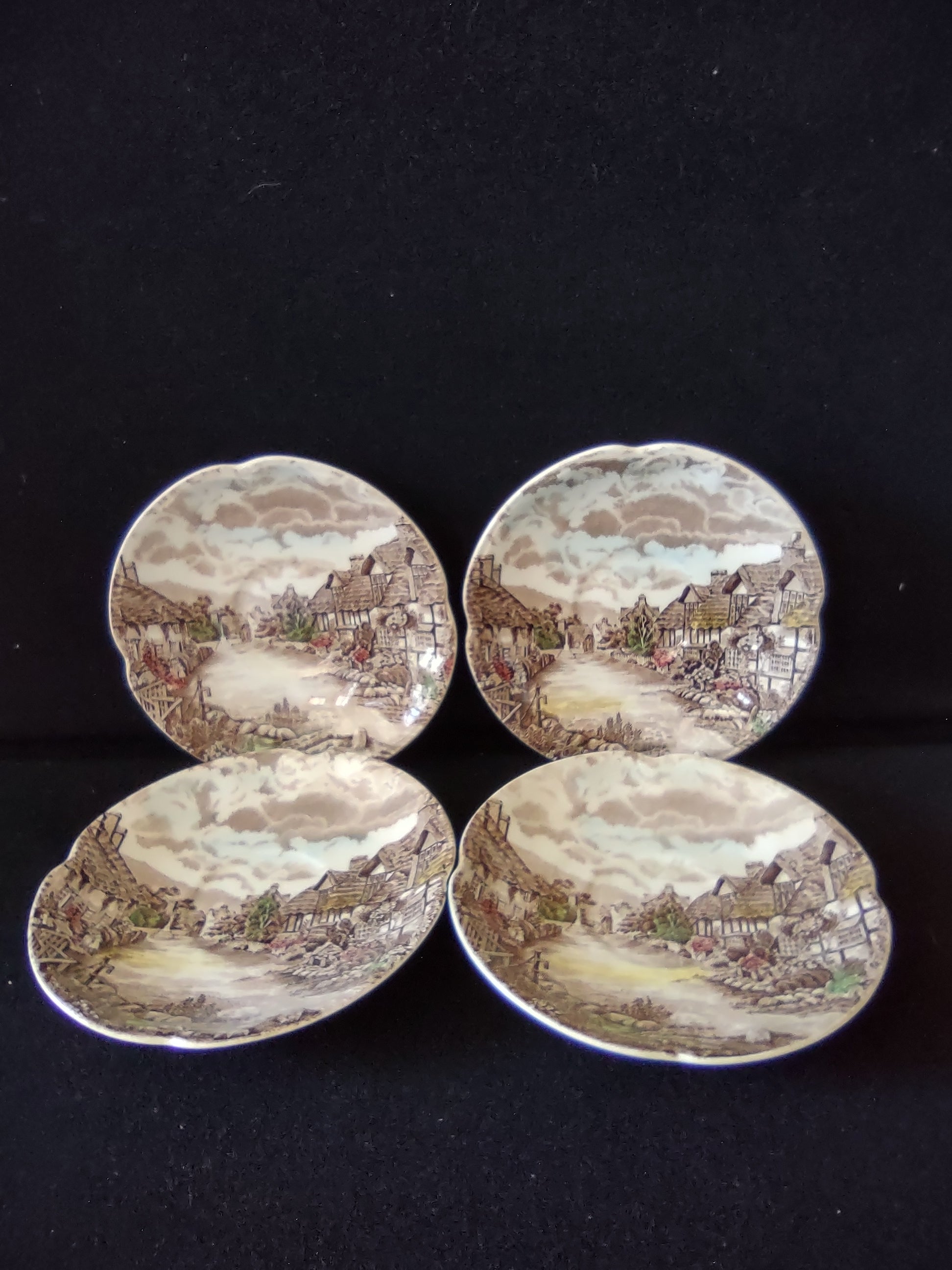 Vintage Johnson Bros Saucer Ironstone Olde English Countryside x 4 (Lot 5537)