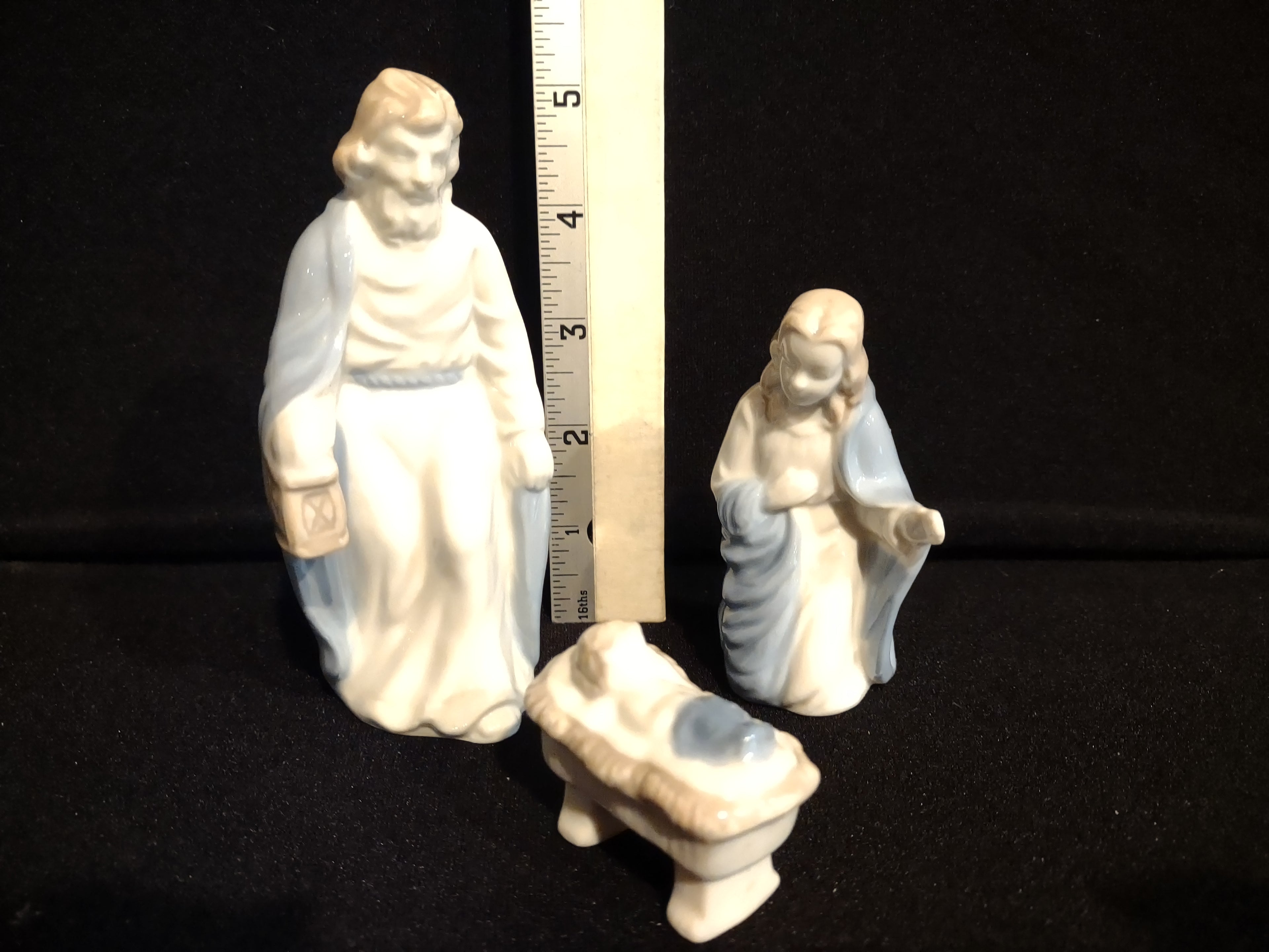 Vintage Christmas Nativity Sanmyro Japan Blue White Mary Joseph Baby (lot 2443)
