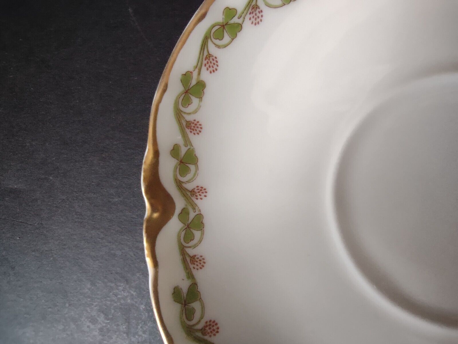Haviland Limoges Green Gold Clover Shamrock Saucer Plate 5-1/2" (lot 610)