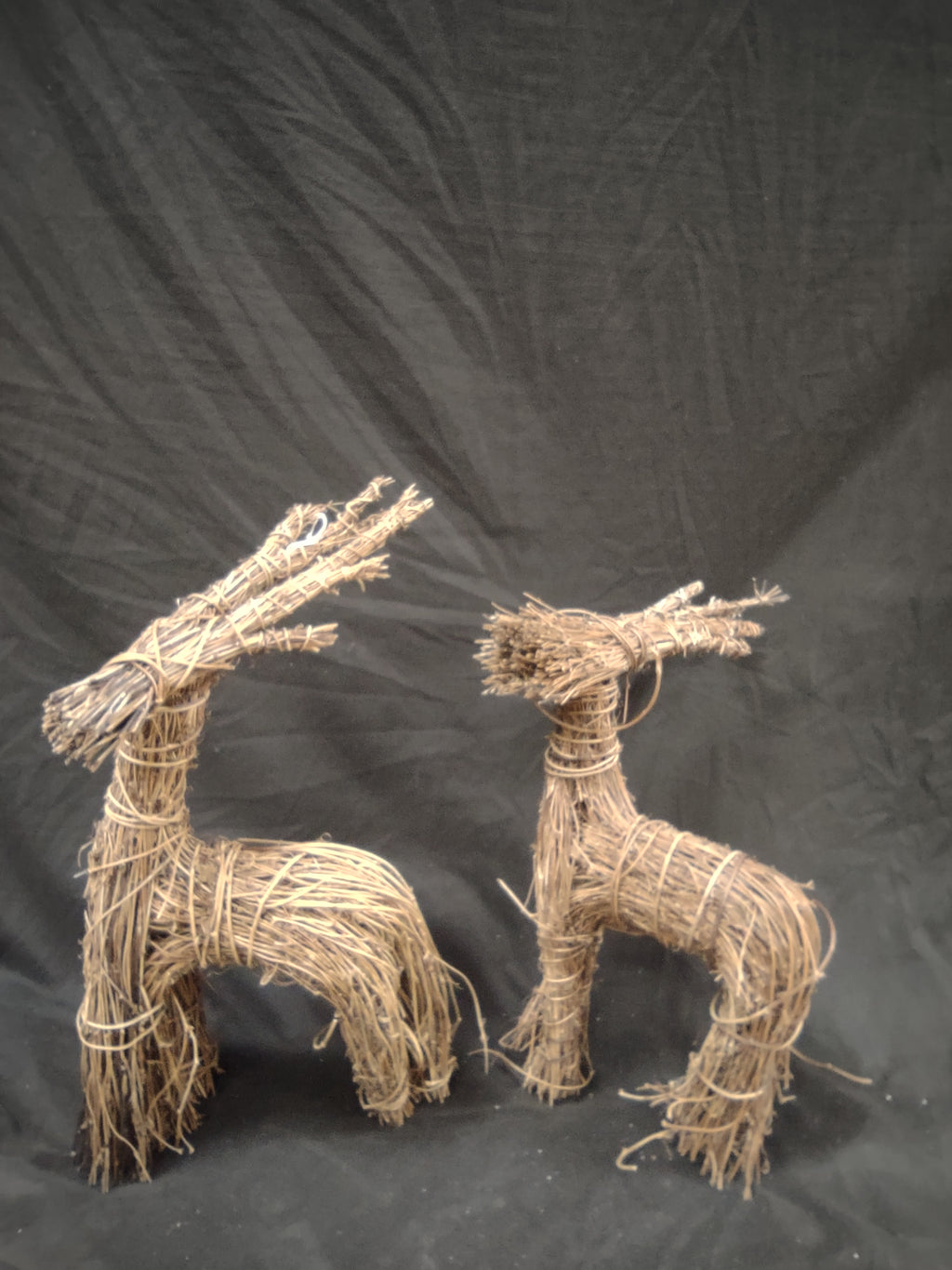 Christmas Grapevine Twig Reindeer Handcrafted Primitive Rustic 18" (lot 1315)