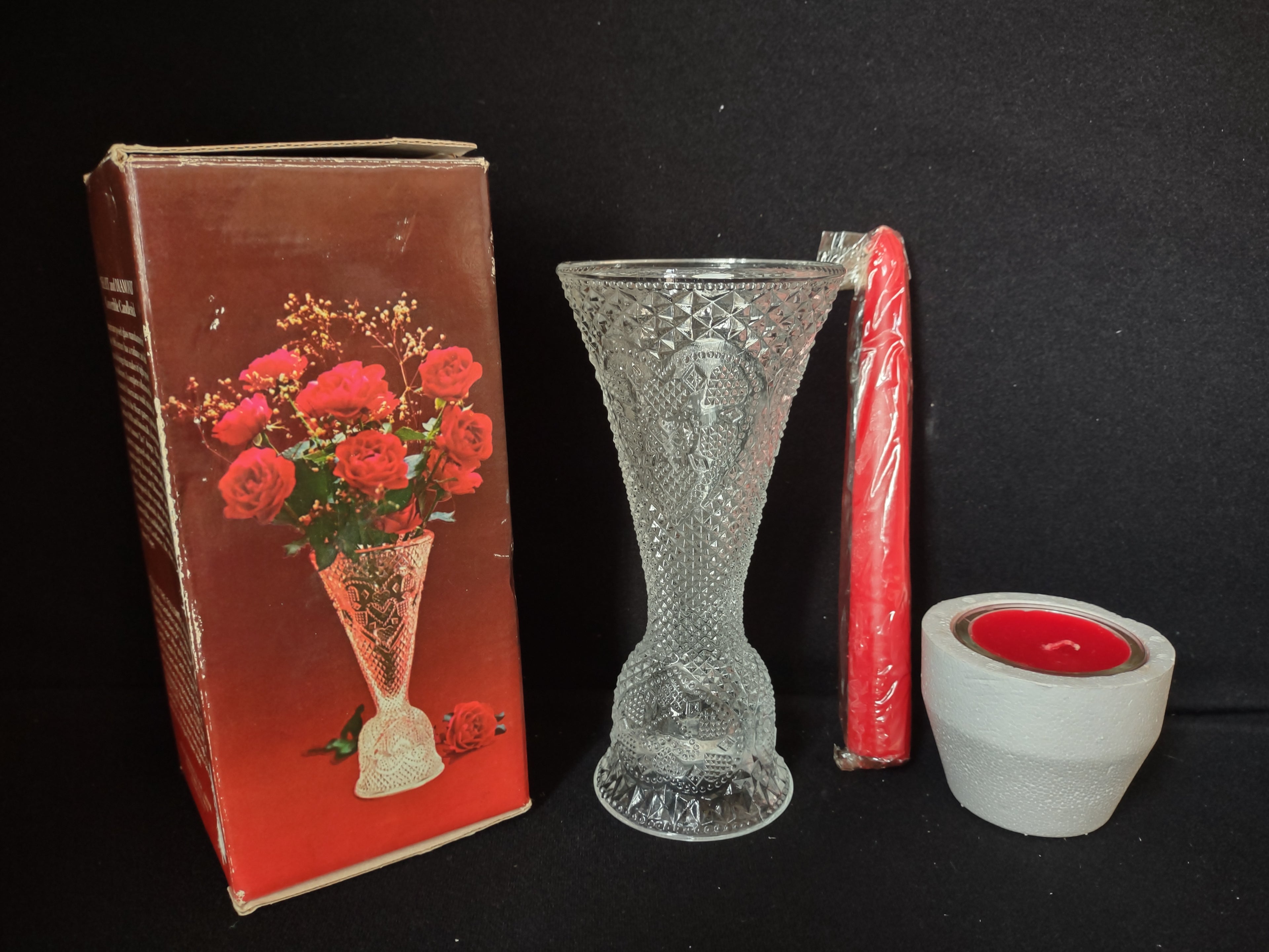 Vintage Collectible Avon Hear and Diamond Candle Holder Vase (lot 2674c)