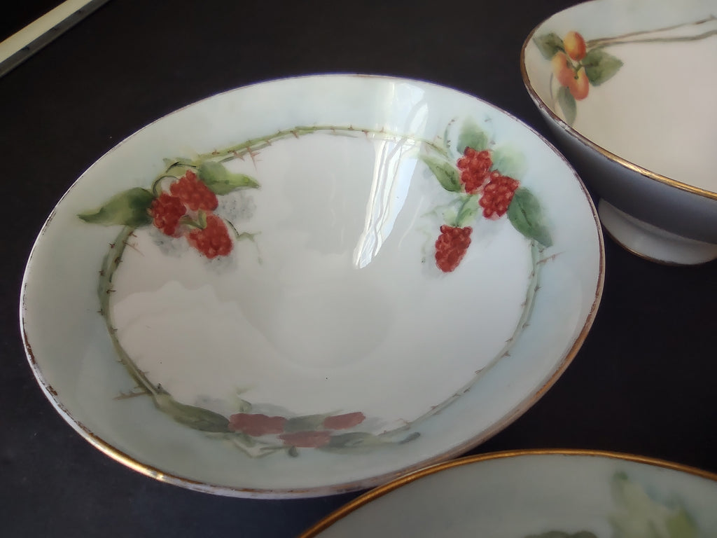 French Cottage Chic Set of 4 Dessert Footed Bowls Orange Red Fruit (lot 1096)