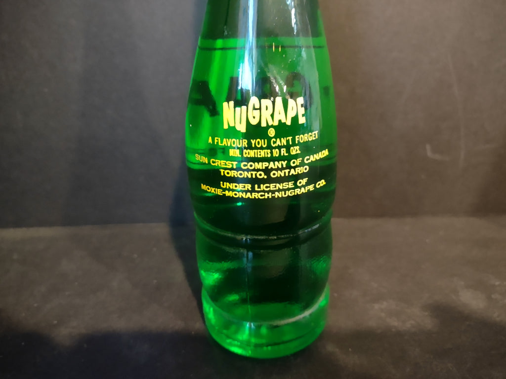 Vintage Collectible Nu Grape Stretched Out Bottle 10 oz fl Green (lot 2554j)