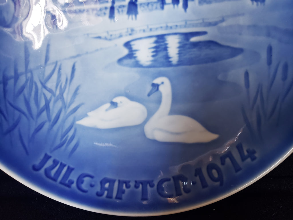 B & G Copenhagen Porcelain Wall Plate Christmas in the Village Blue (lot 2192)