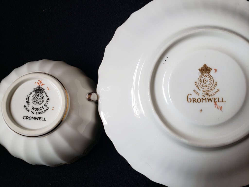 Vintage Royal Worcester Cromwell Tea Cup (lot 2100)