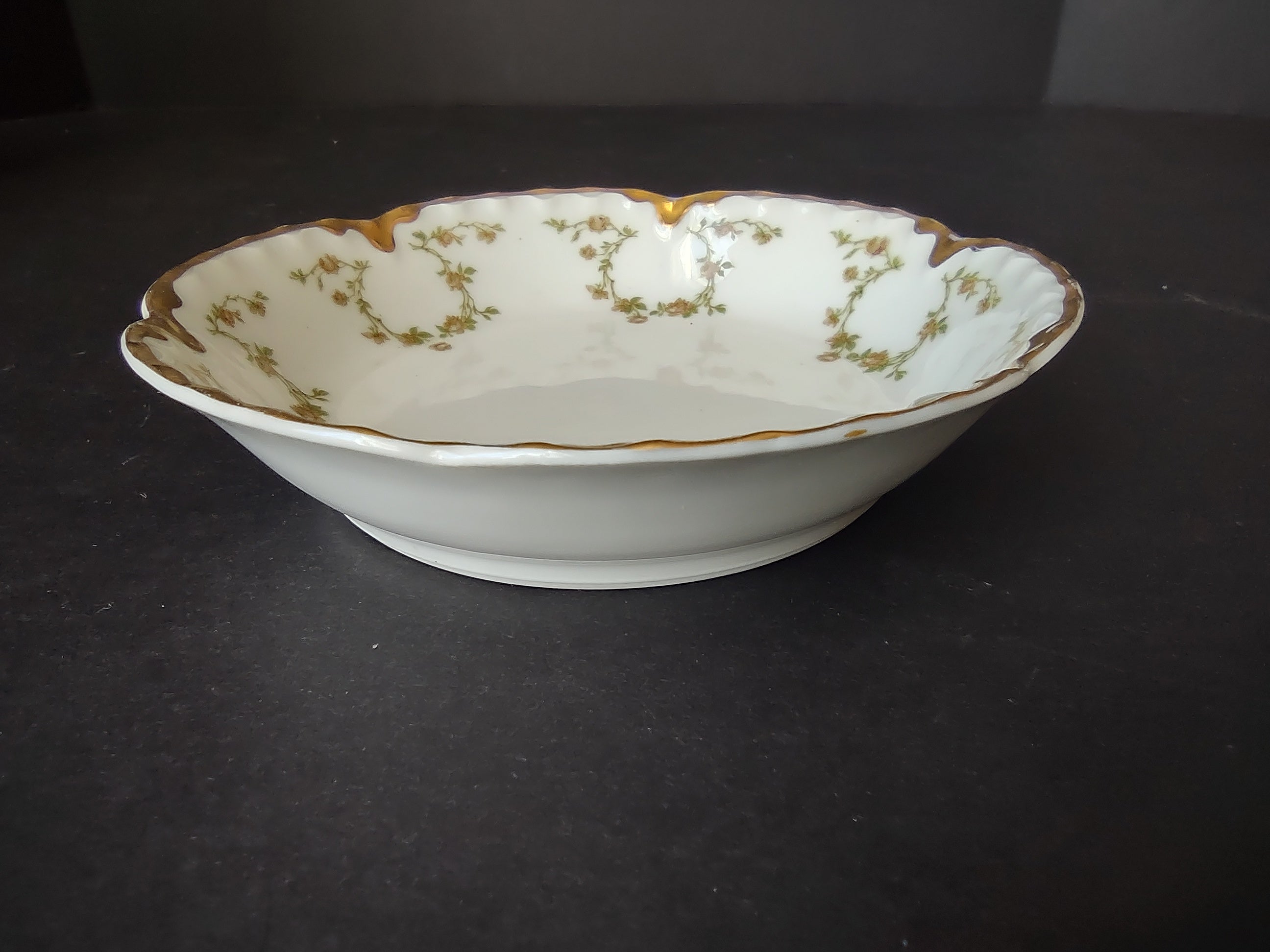 Haviland Limoges French 5" Cranberry Bowl Green Gold Trim (lot 1118)