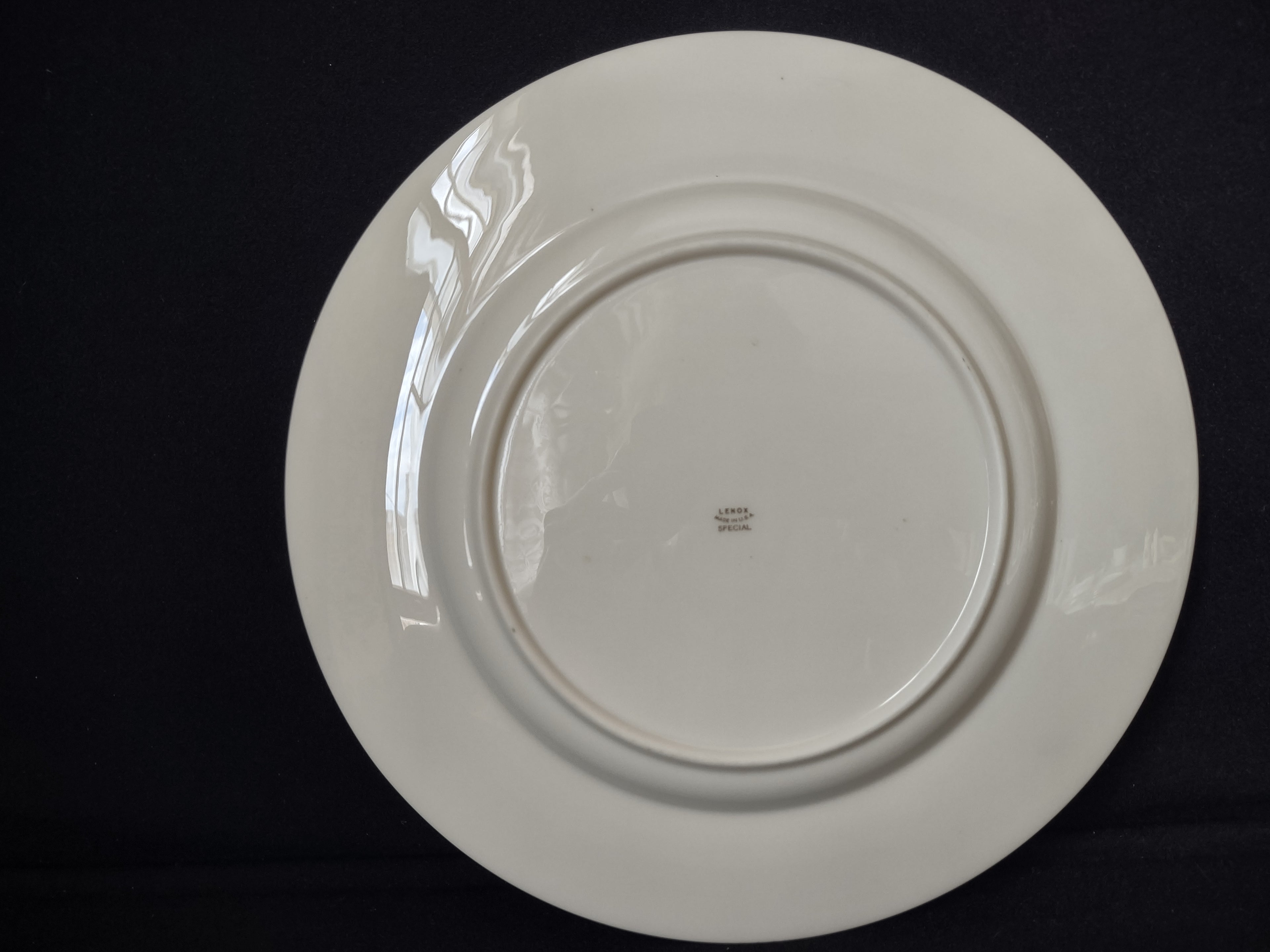 Vintage Lenox Special Holly Design Gold Trim Dinner Plate 10-1/2" (lot 1904)