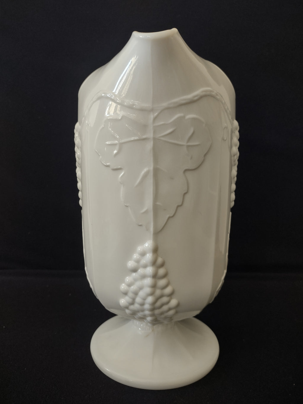 Vintage Indiana Glass Colony Harvest Grape Milk Glass Pitcher (Lot 3269)