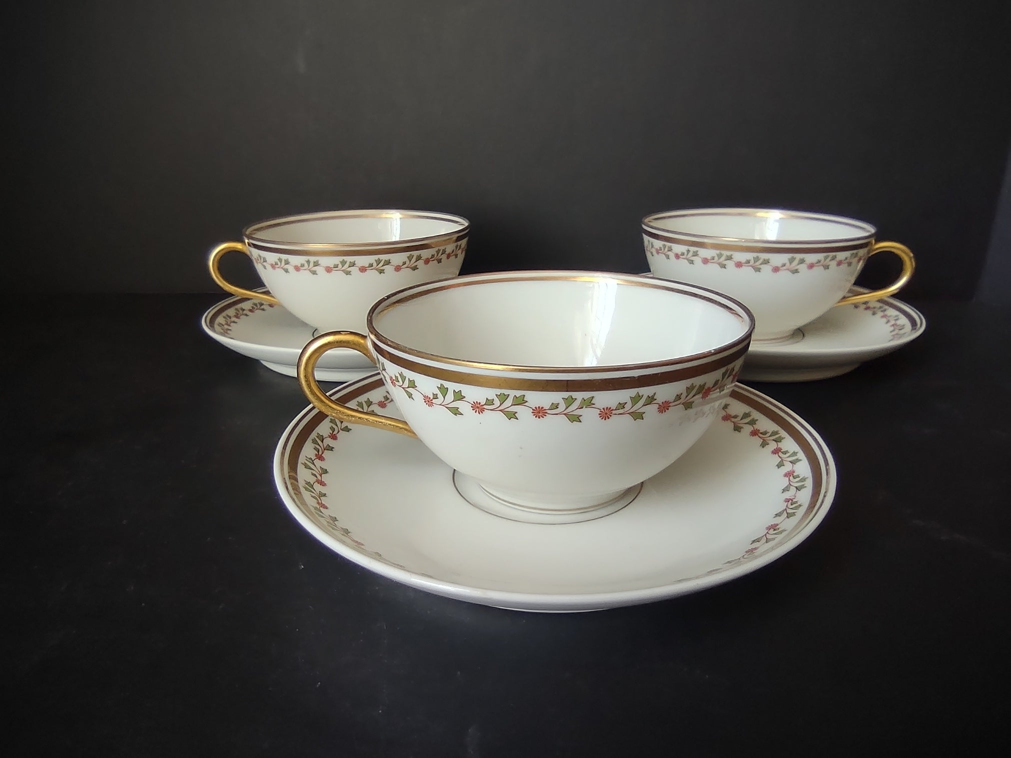 Old Abbey France Limoges 3 x Tea Cup & Saucer Clover Gold Trim (lot 865)