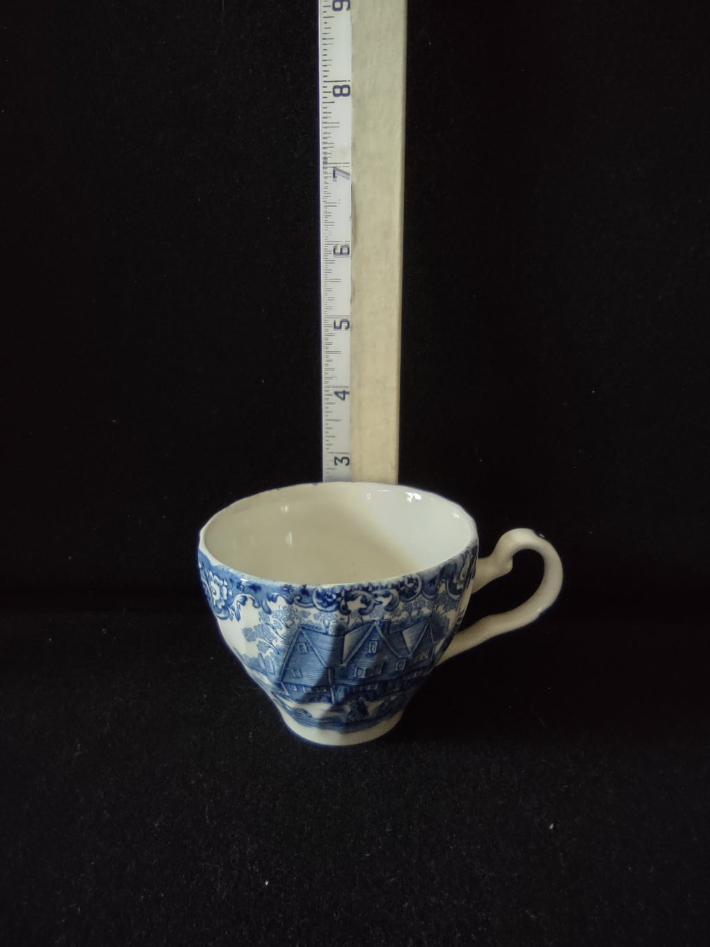 Vintage English Ironstone Teacup Blue White House Scene (Lot 5572)