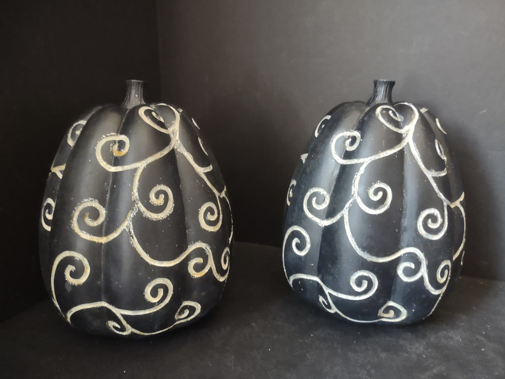 Halloween Black Pumpkin x 2 Silver Scroll Design 8" Polyresin (lot 3000j)