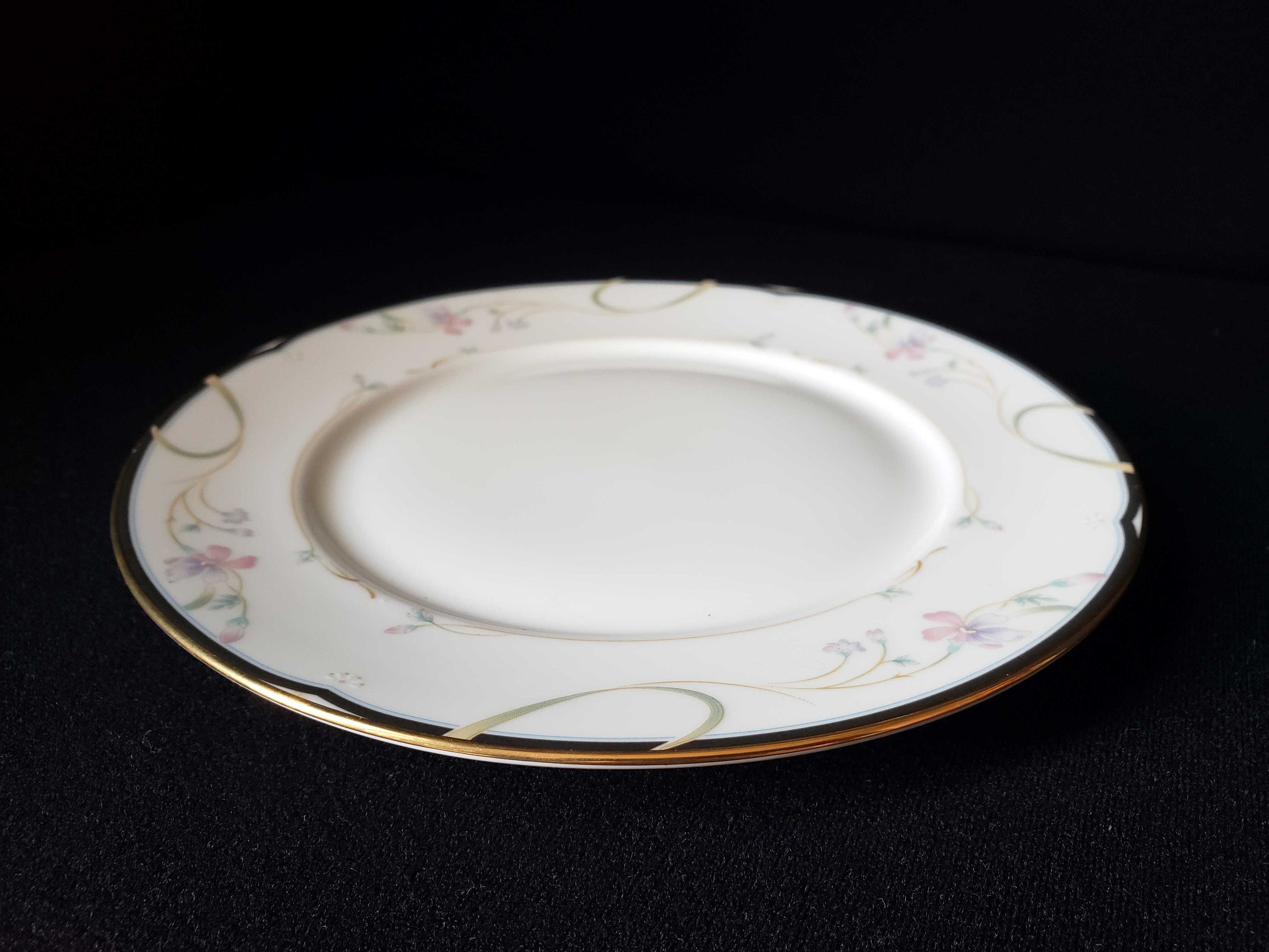 Vintage Lenox Debut Collection Constance Fine Bone Dessert Plate 8" (lot 1913)