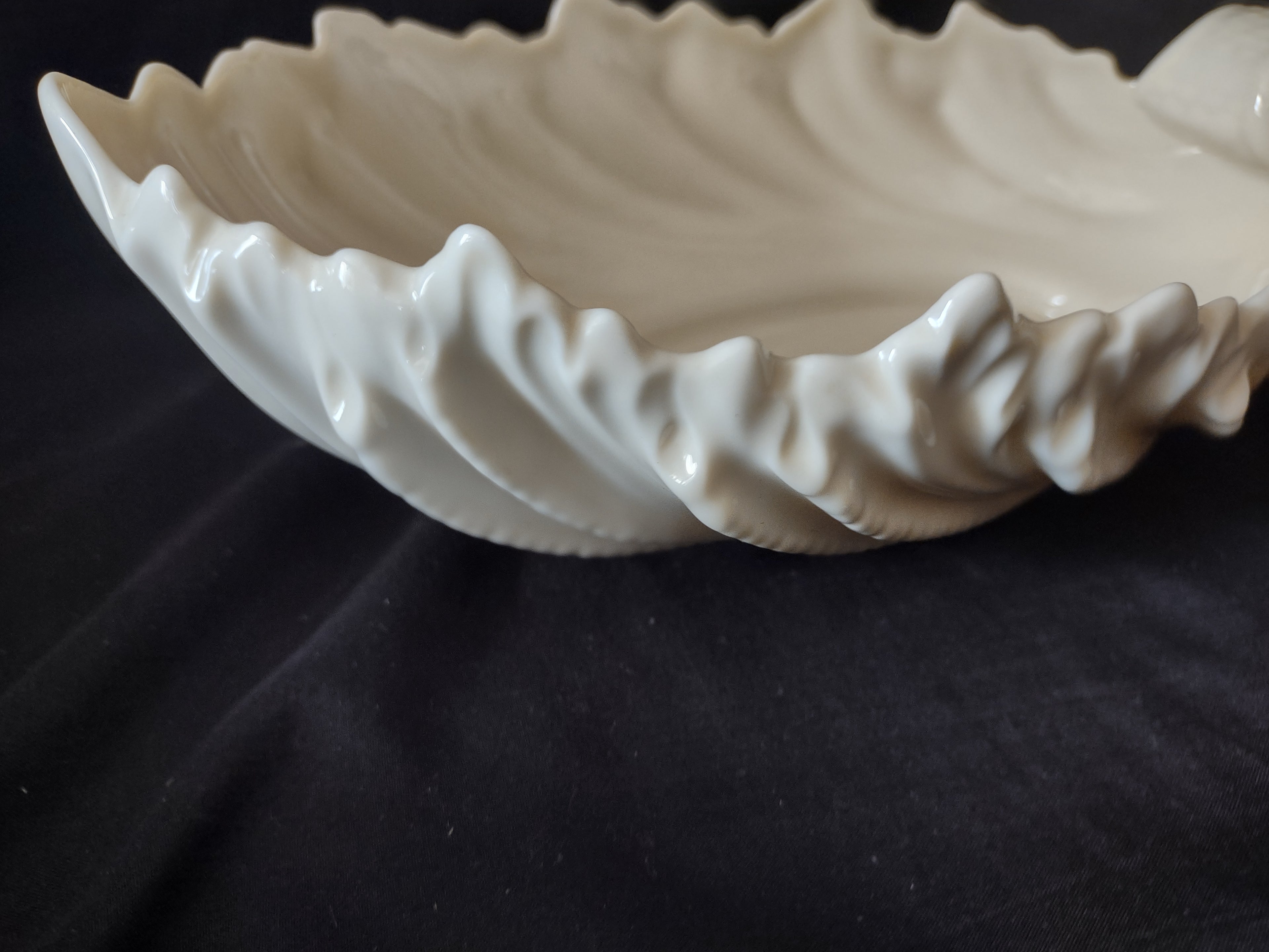 Vintage Lenox Large Sea Shell Serving Bowl (lot 1976)