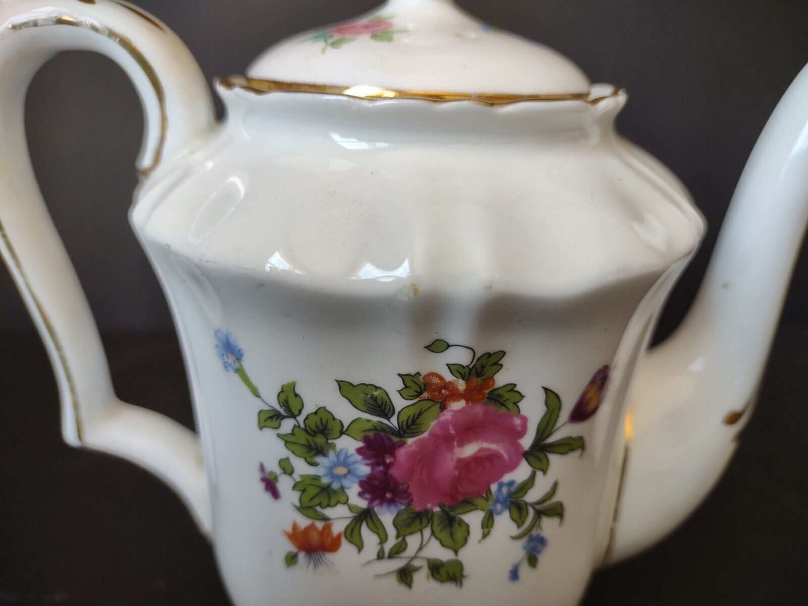 Fine Bone China Crown England Staffordshire Coffee Pot (lot 353) IMPERFECT